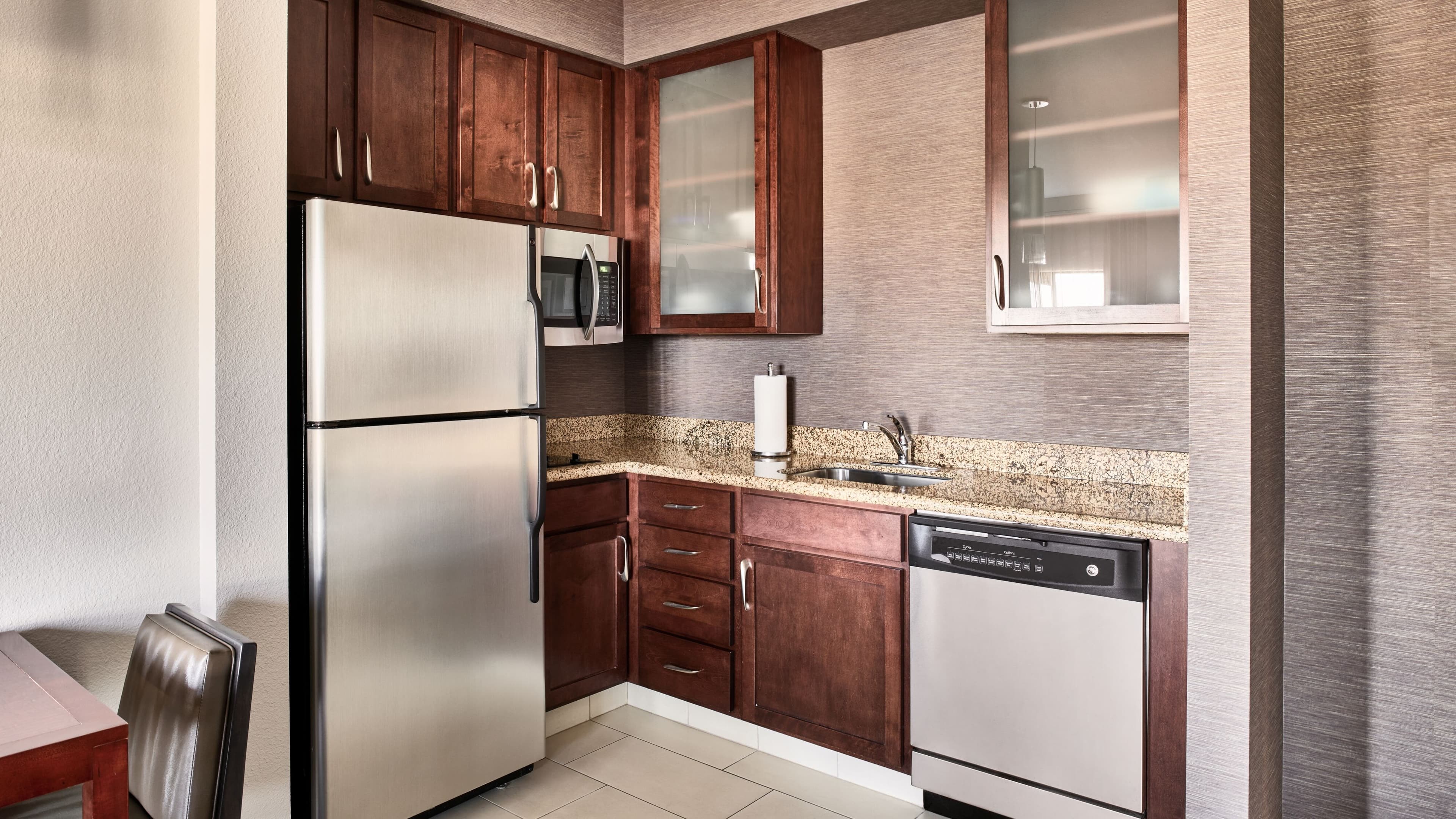 1 Bedroom Suite - Image 2