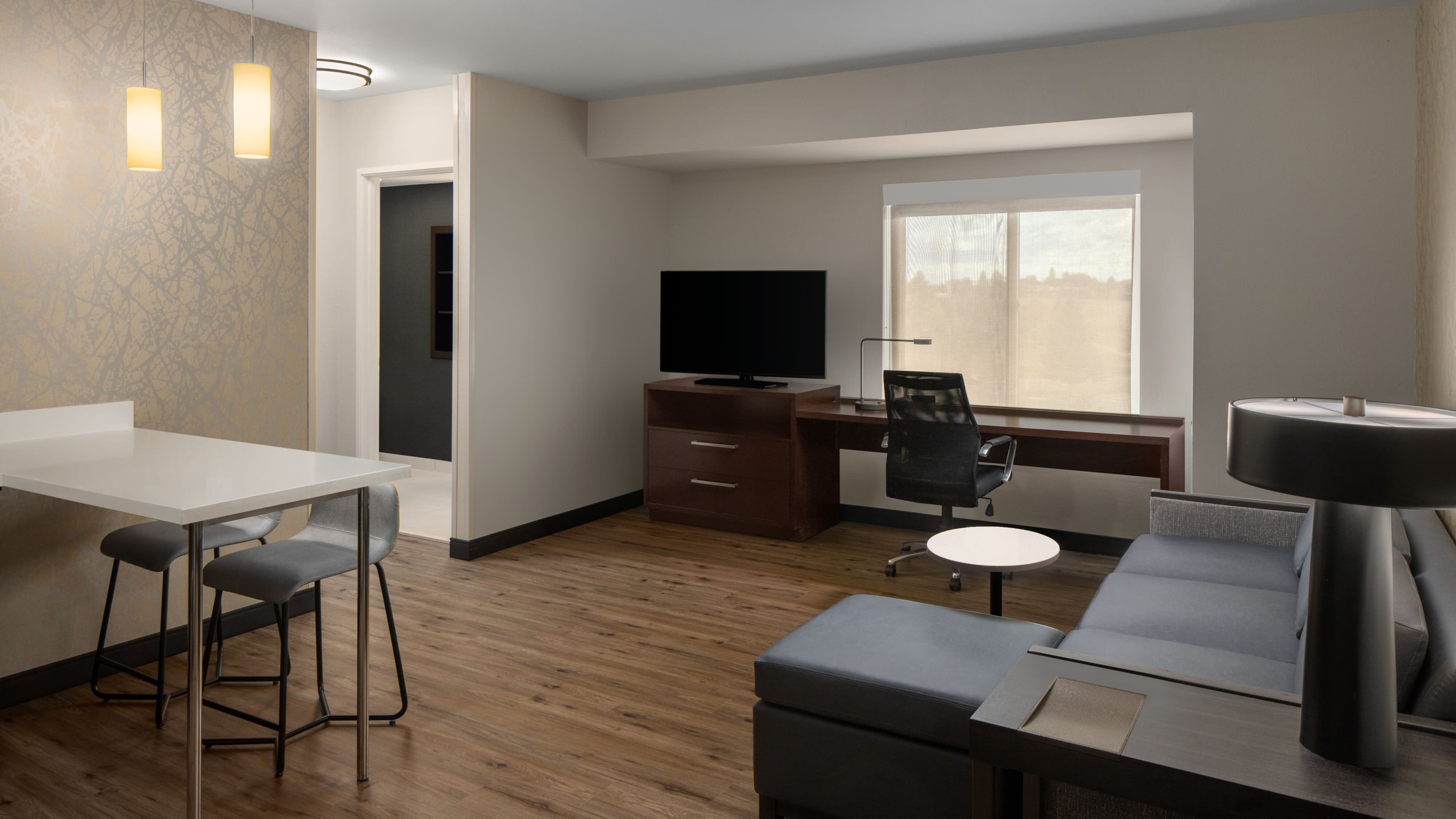 One Bedroom Suite - Image 9