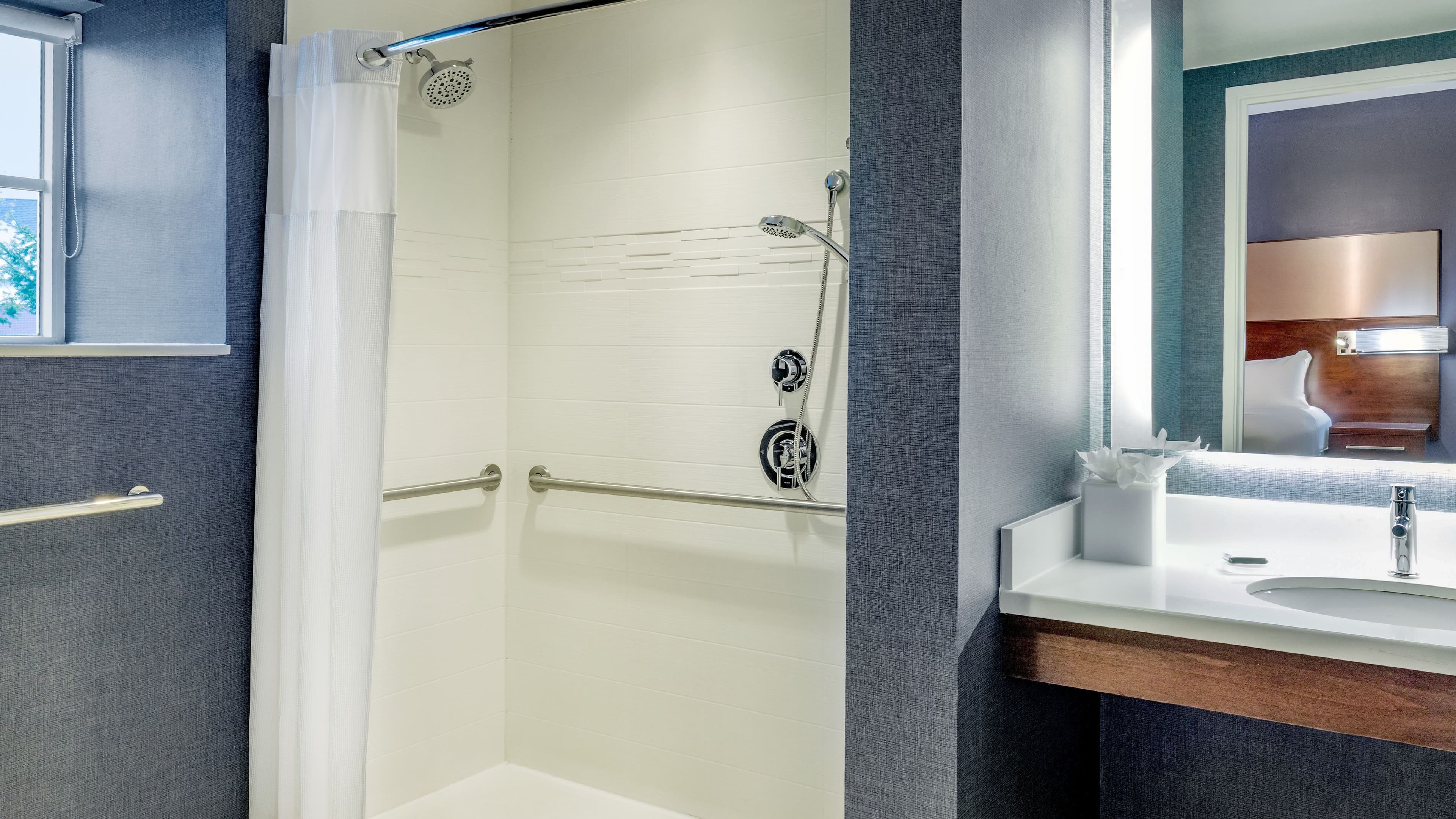 1 Bedroom Suite - Image 7