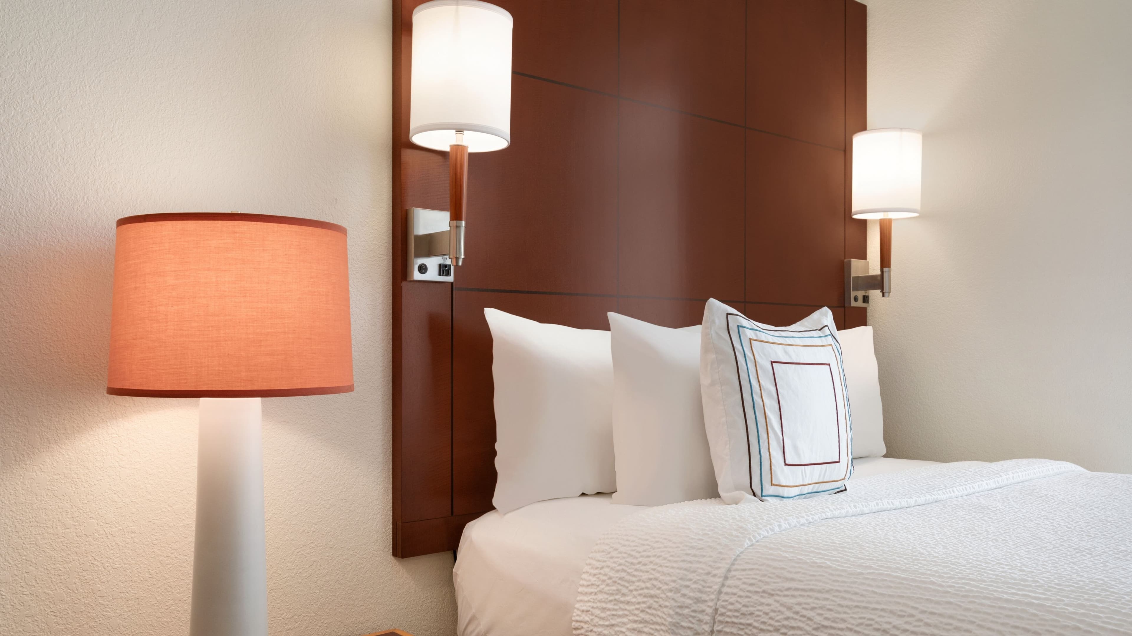 Holiday Inn Portland-By The Bay - Image 4