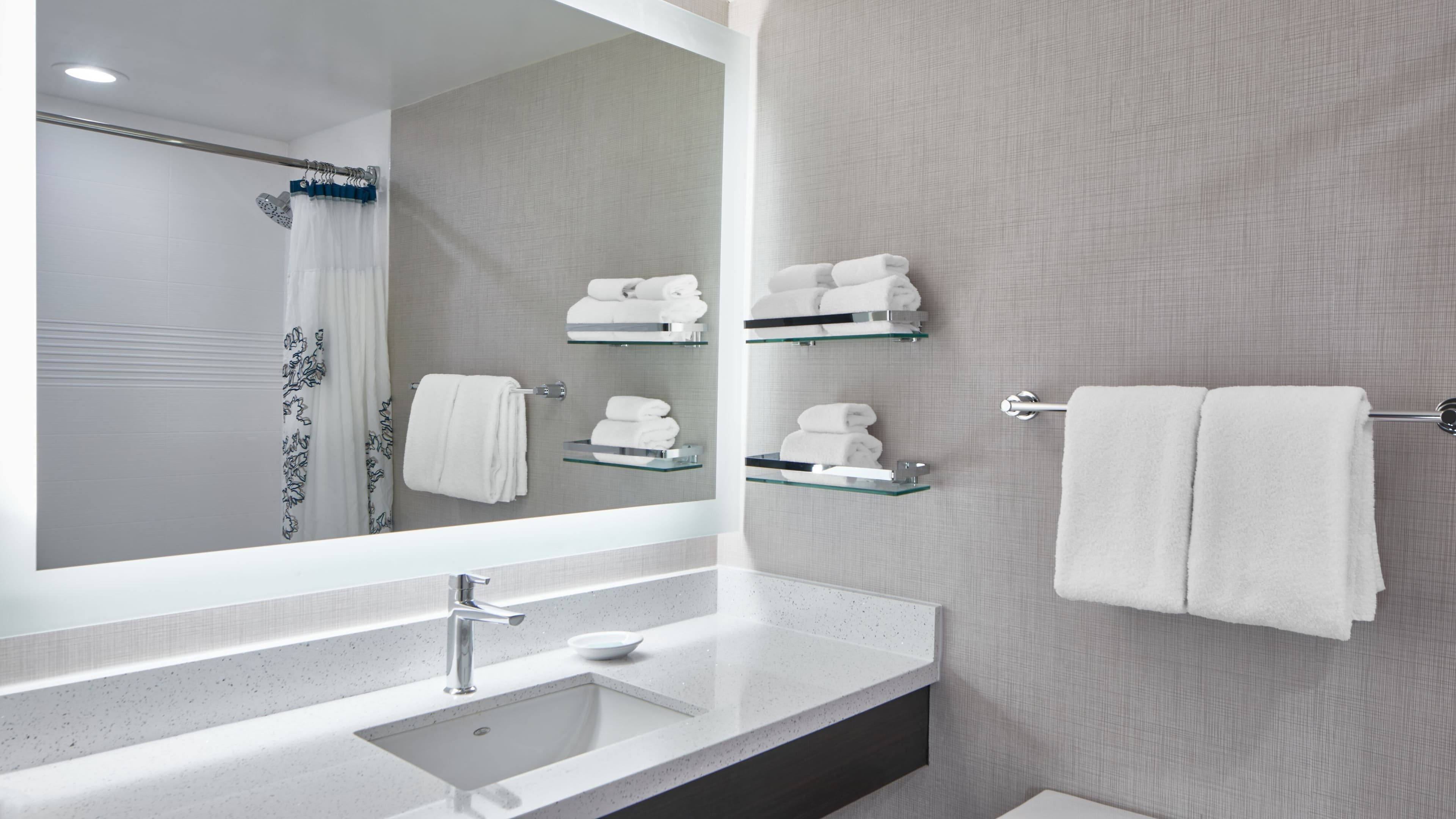 1 Bedroom 2 room Suite - Image 9