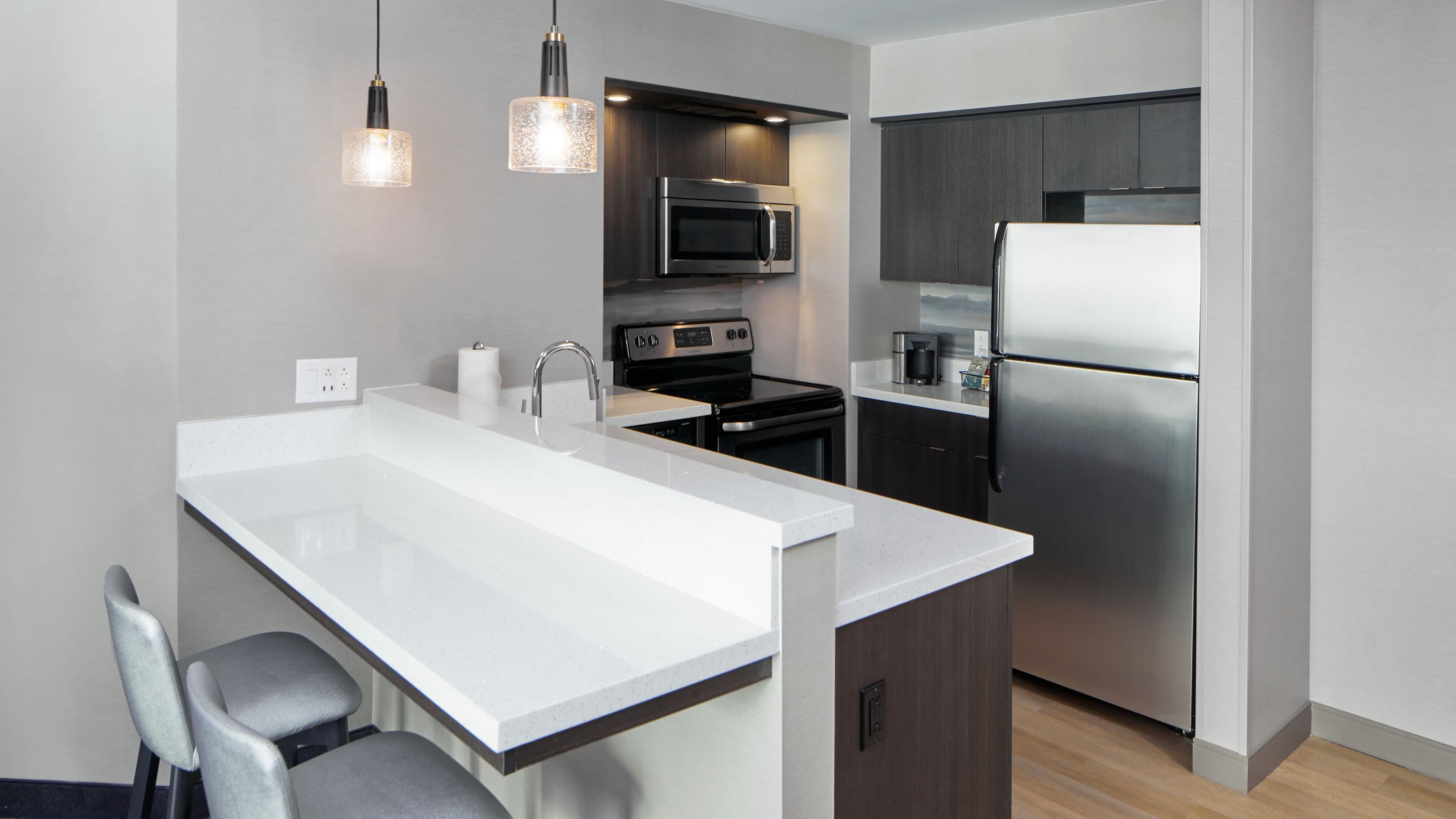 1 Bedroom 2 room Suite - Image 8