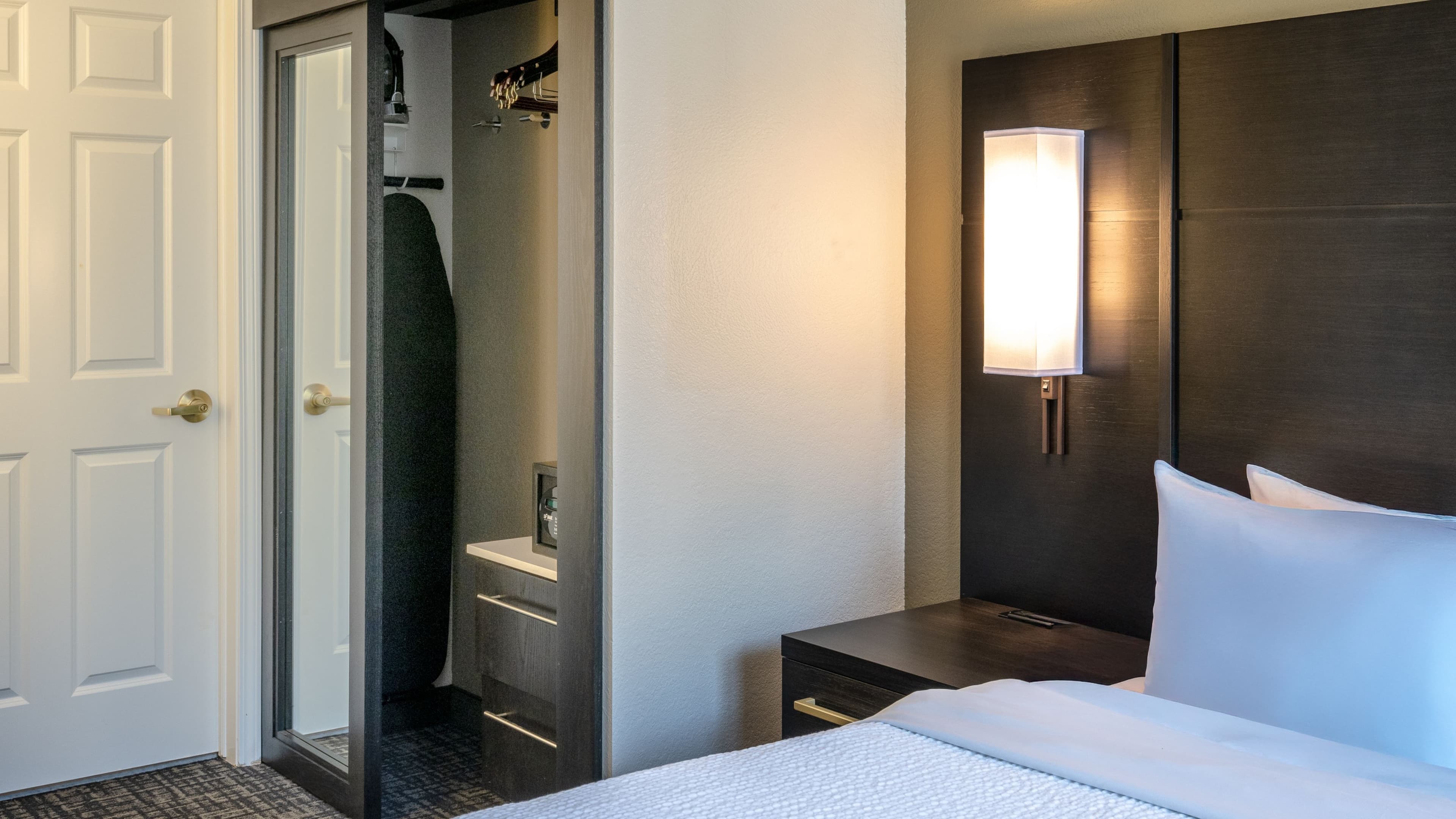 1 Bedroom Suite - Image 8