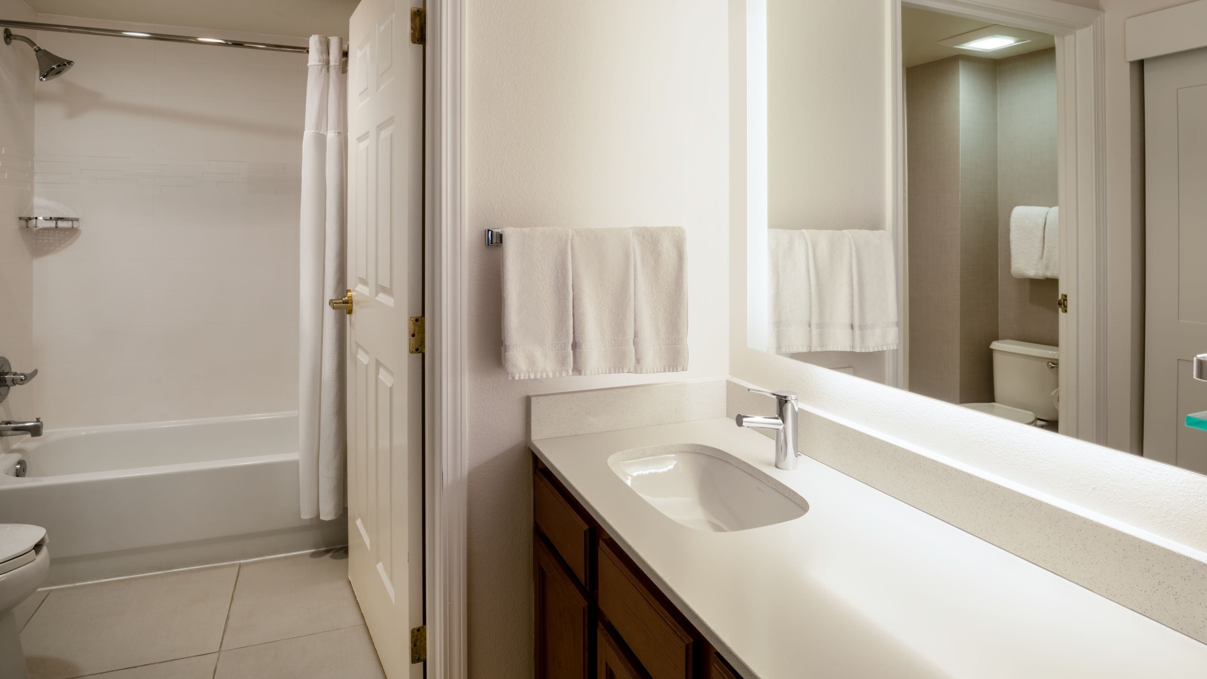 1 Bedroom Suite - Image 5