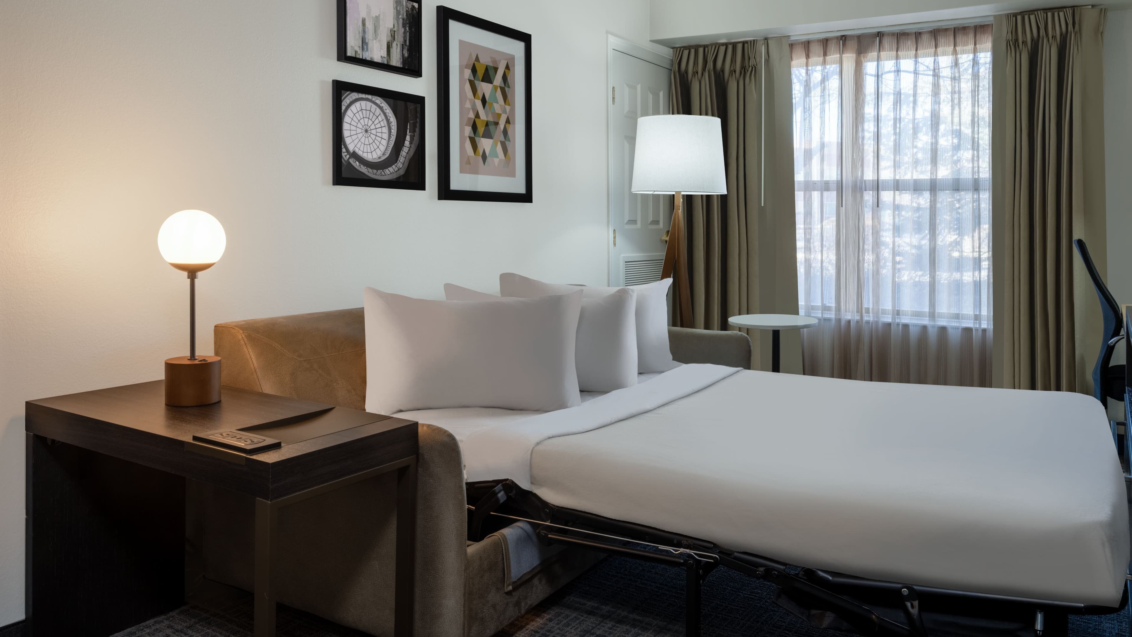 1 Bedroom Suite - Image 9
