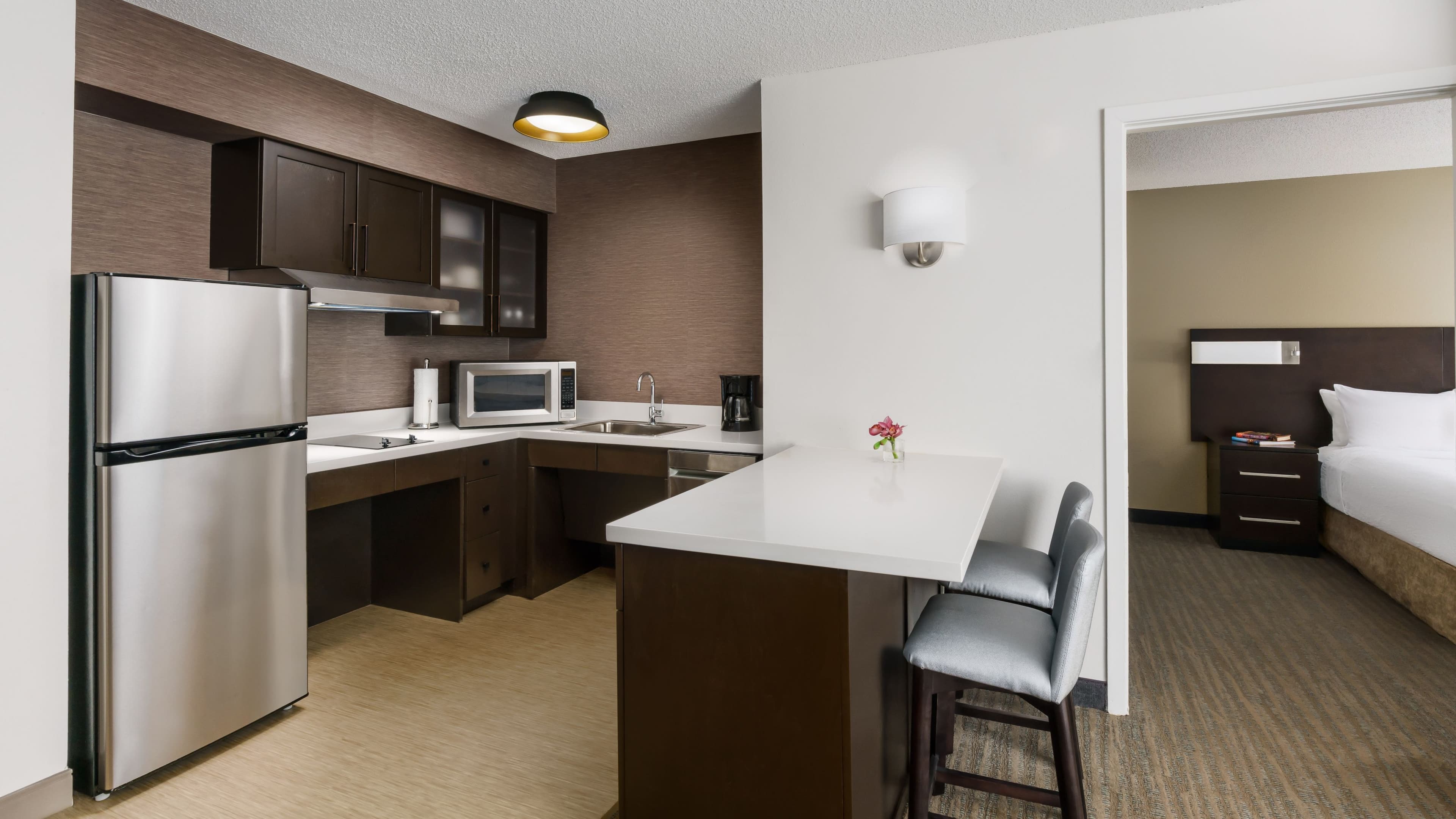 1 Bedroom 2 room Suite - Image 5