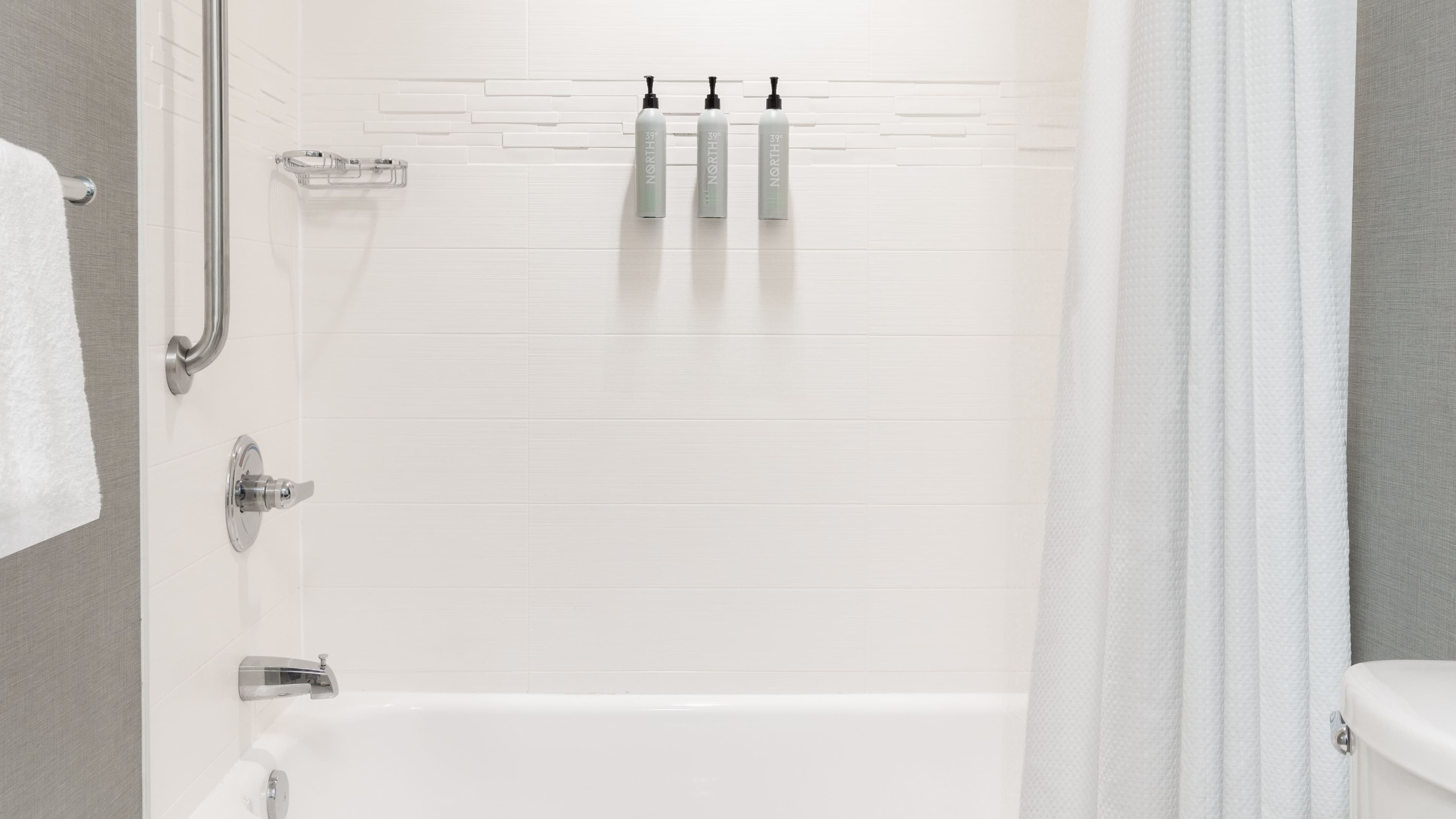 One Bedroom with Oven - Image 5