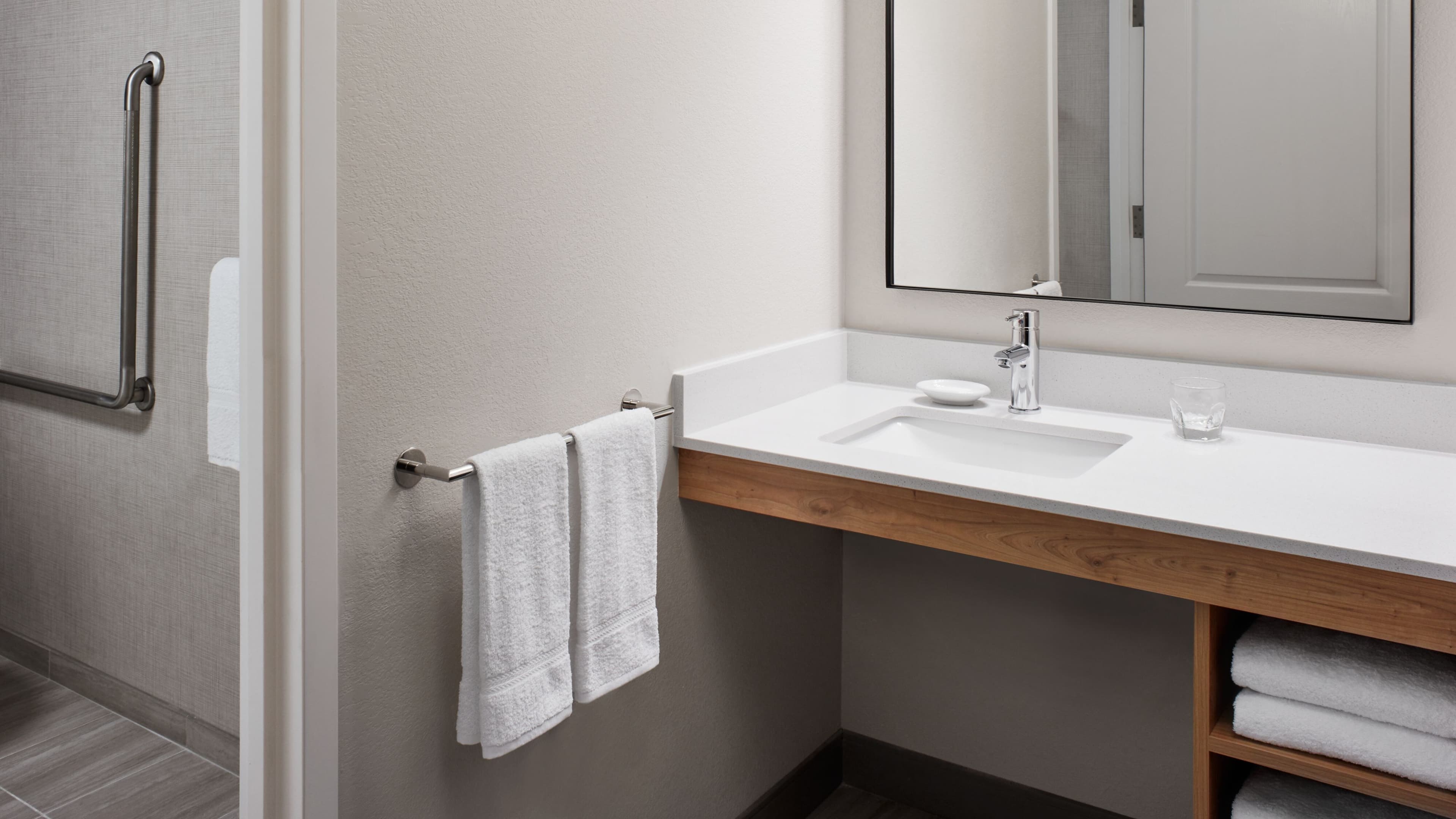 1 Bedroom Suite - Image 6