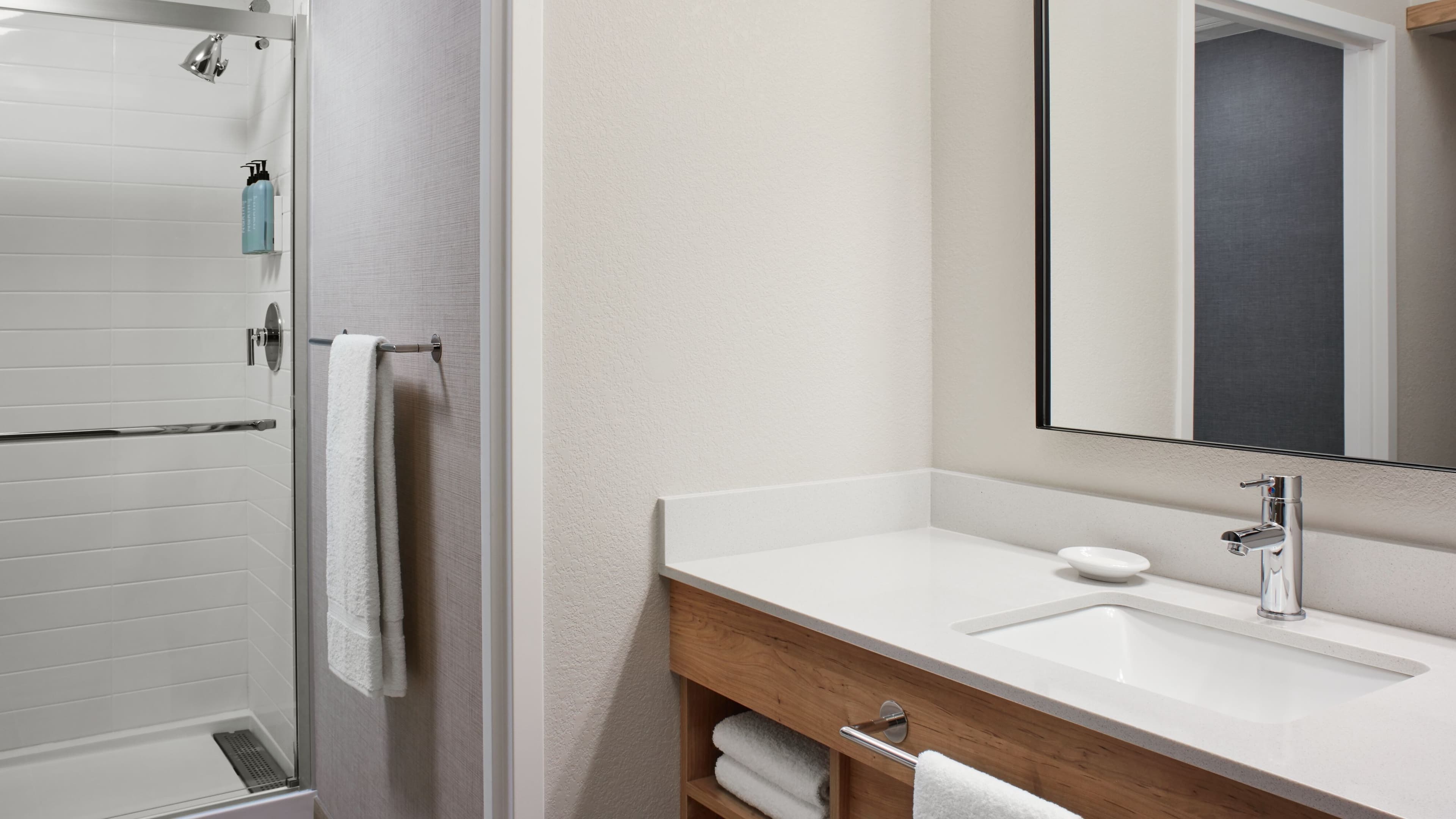 1 Bedroom Suite - Image 7
