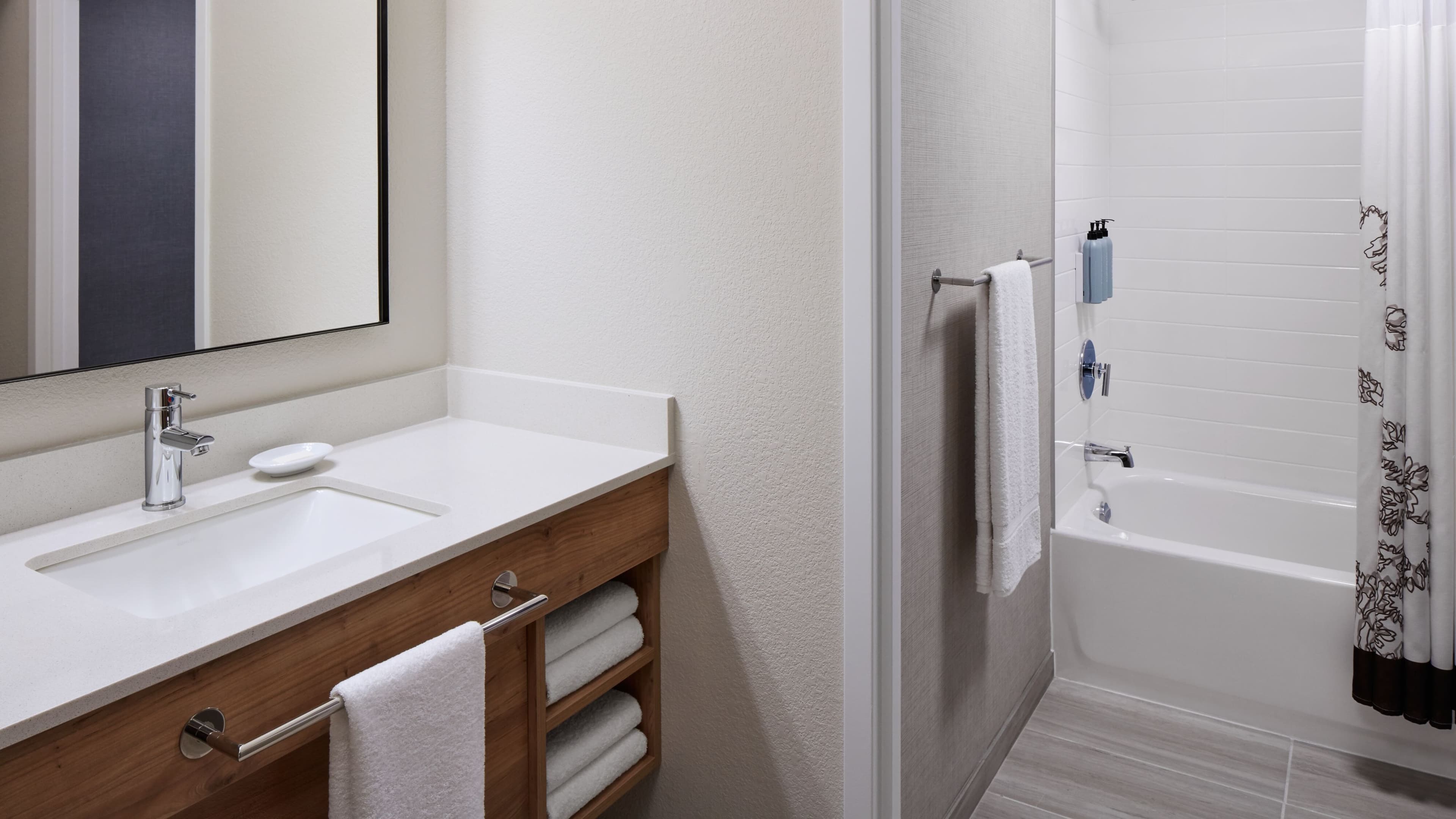1 Bedroom Suite - Image 8