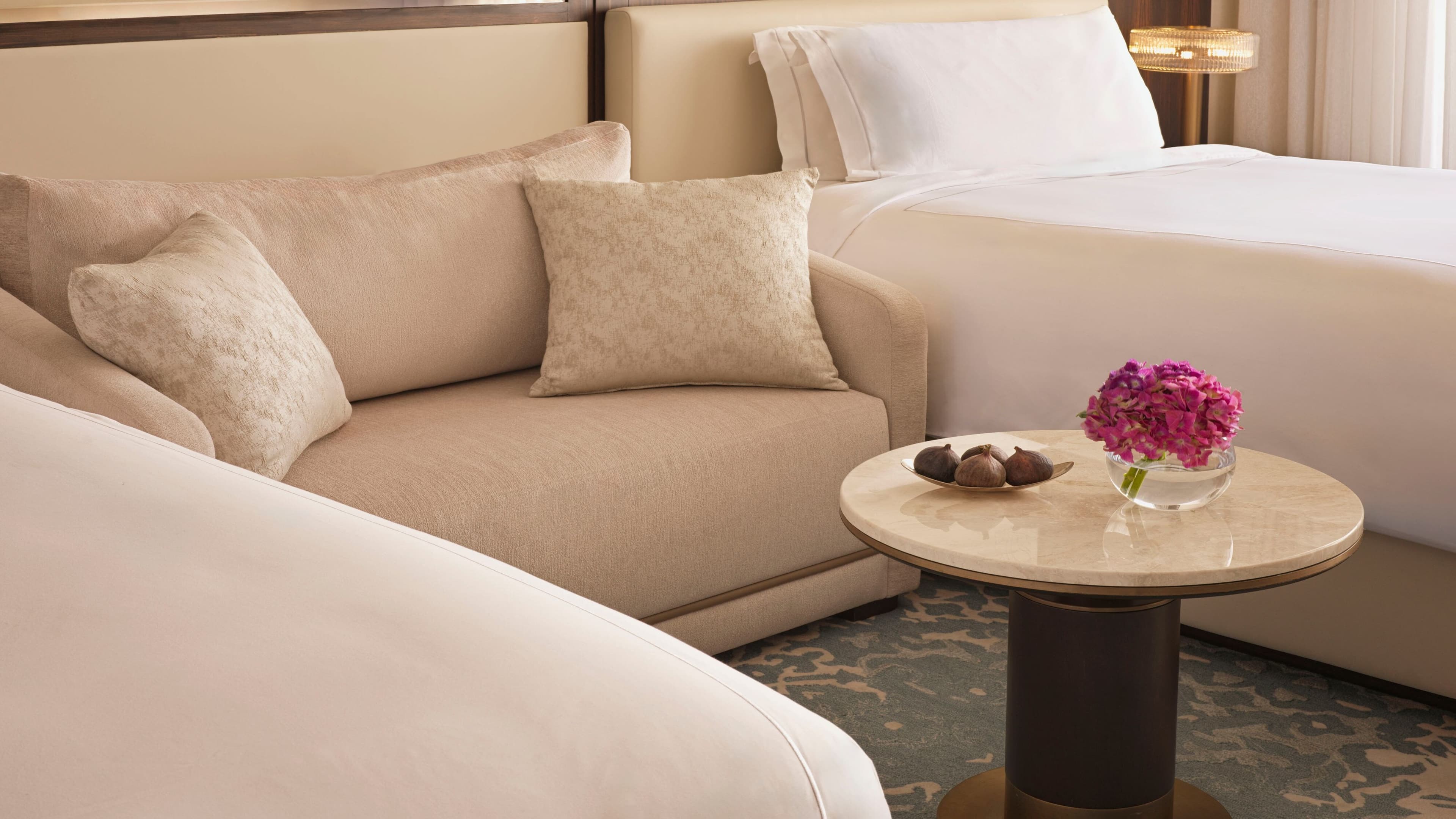 The Ritz-Carlton Abu Dhabi, Grand Canal — 4