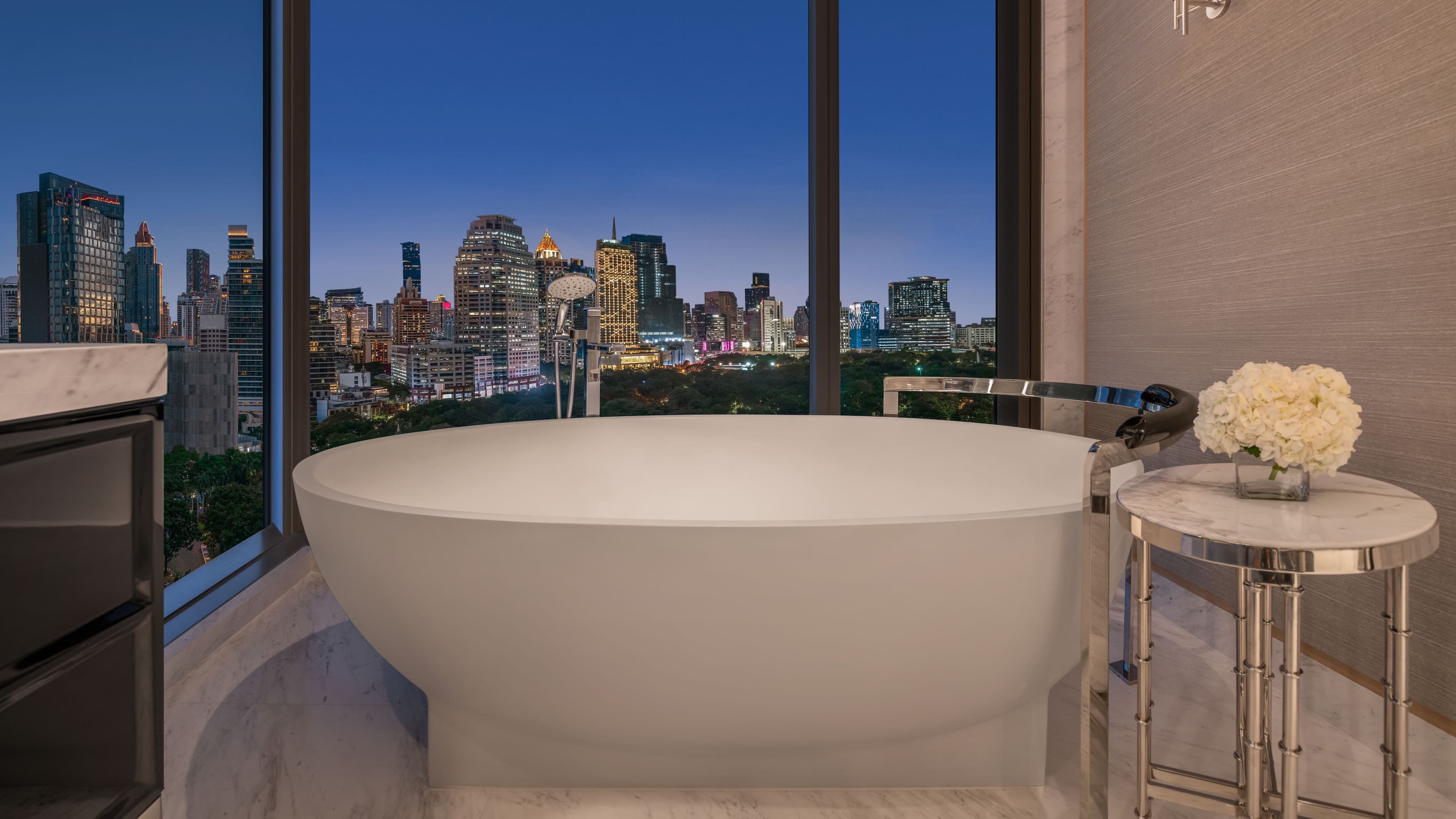 Holiday Inn Express Bangkok Siam — 80