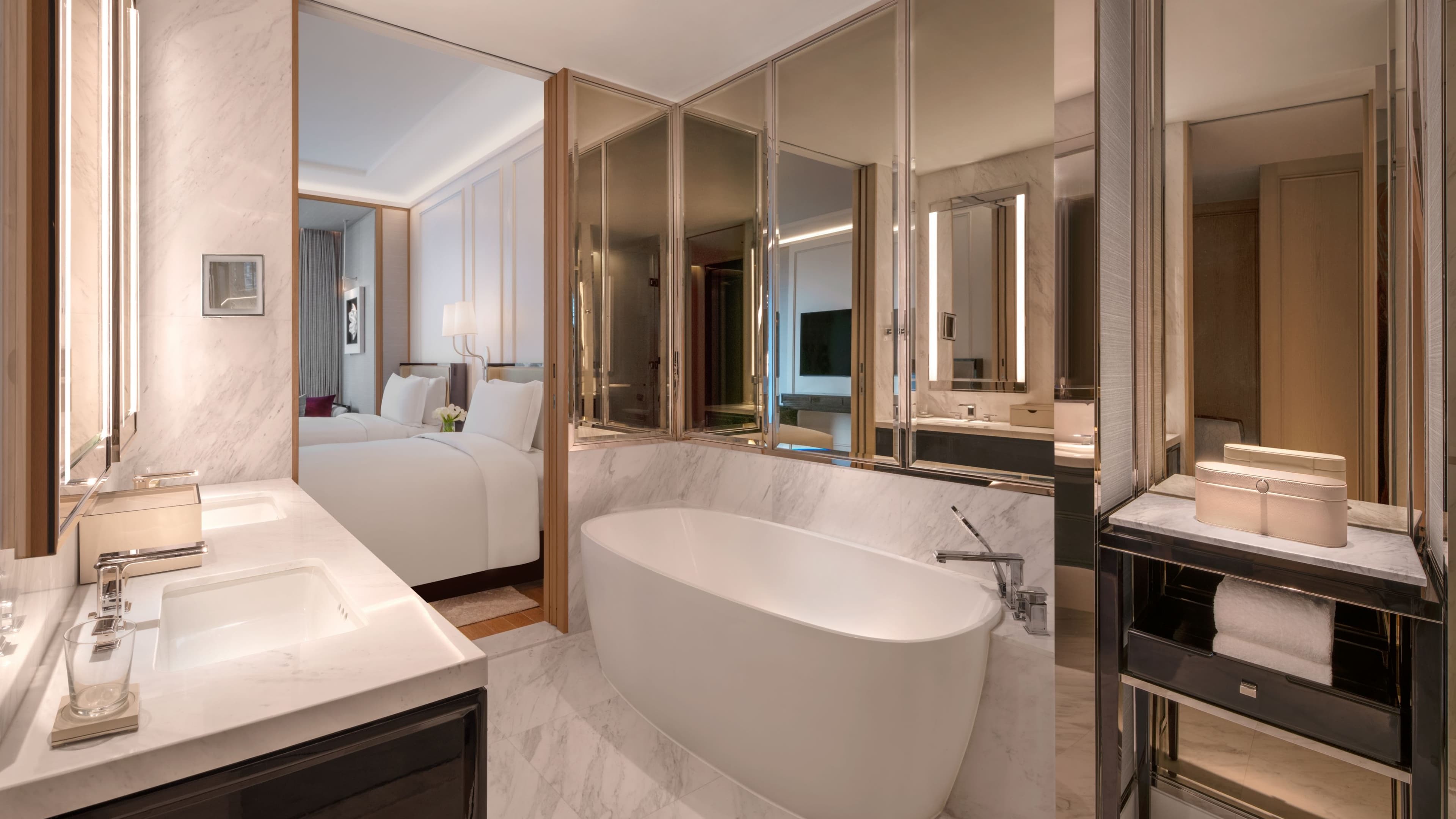 Holiday Inn Express Bangkok Siam — 12