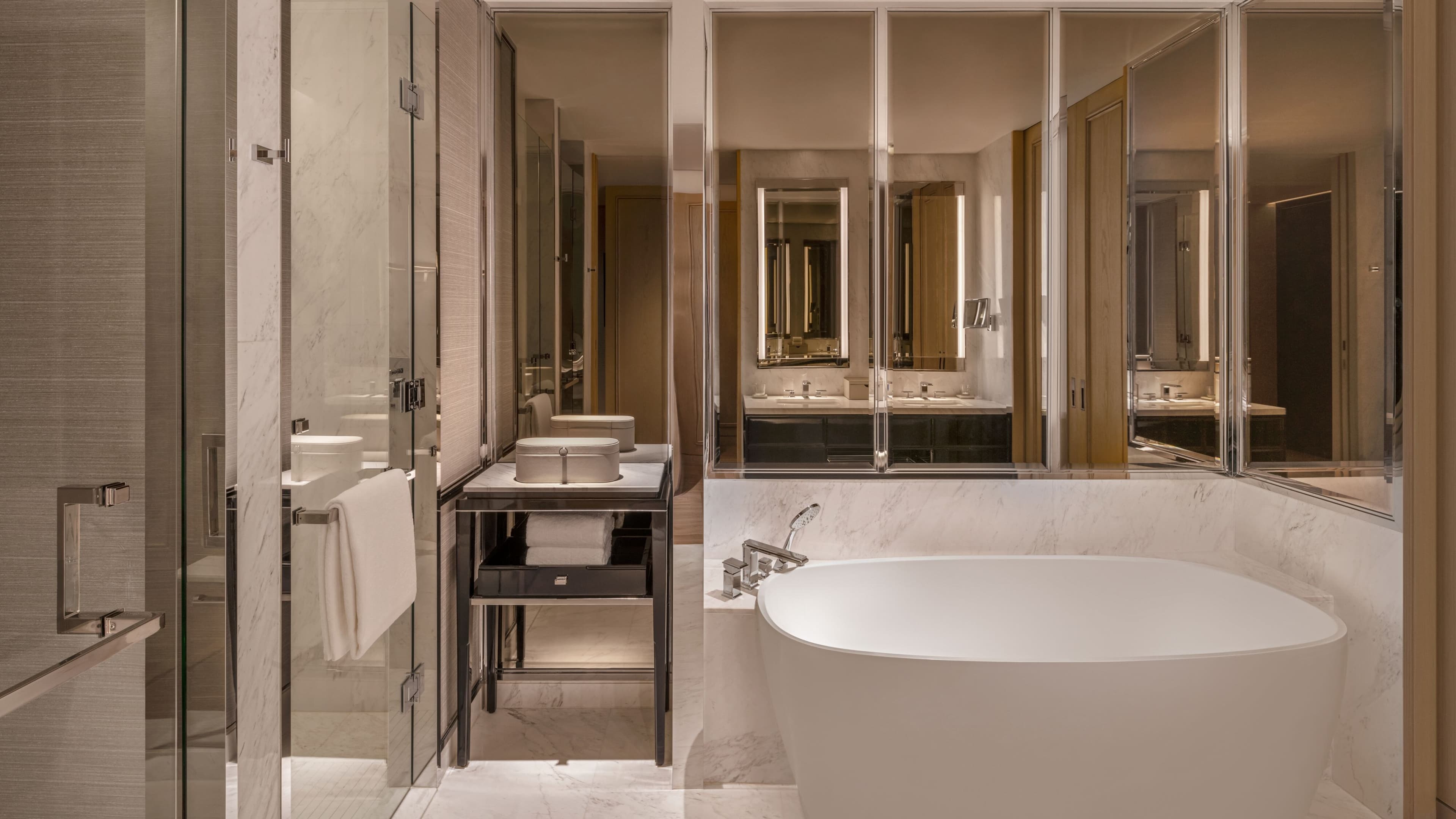 Holiday Inn Express Bangkok Siam - Image 5