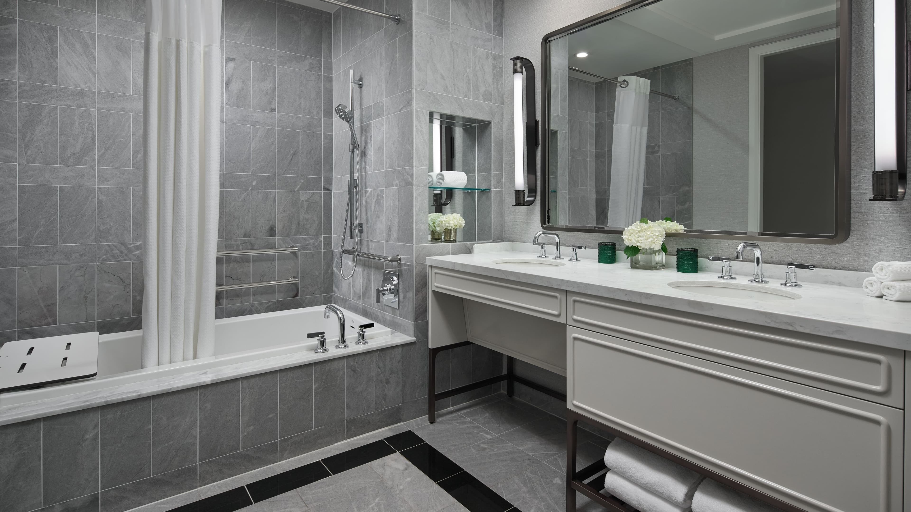 Deluxe Guest room - Image 6