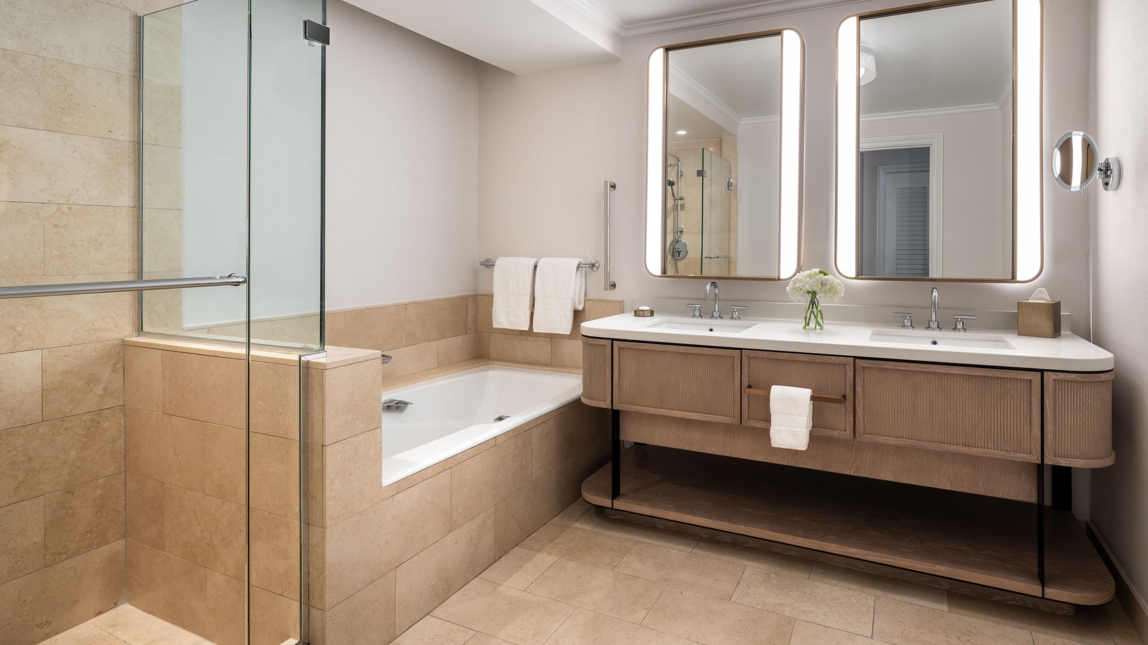 Club Premier Villa Suite - Image 7