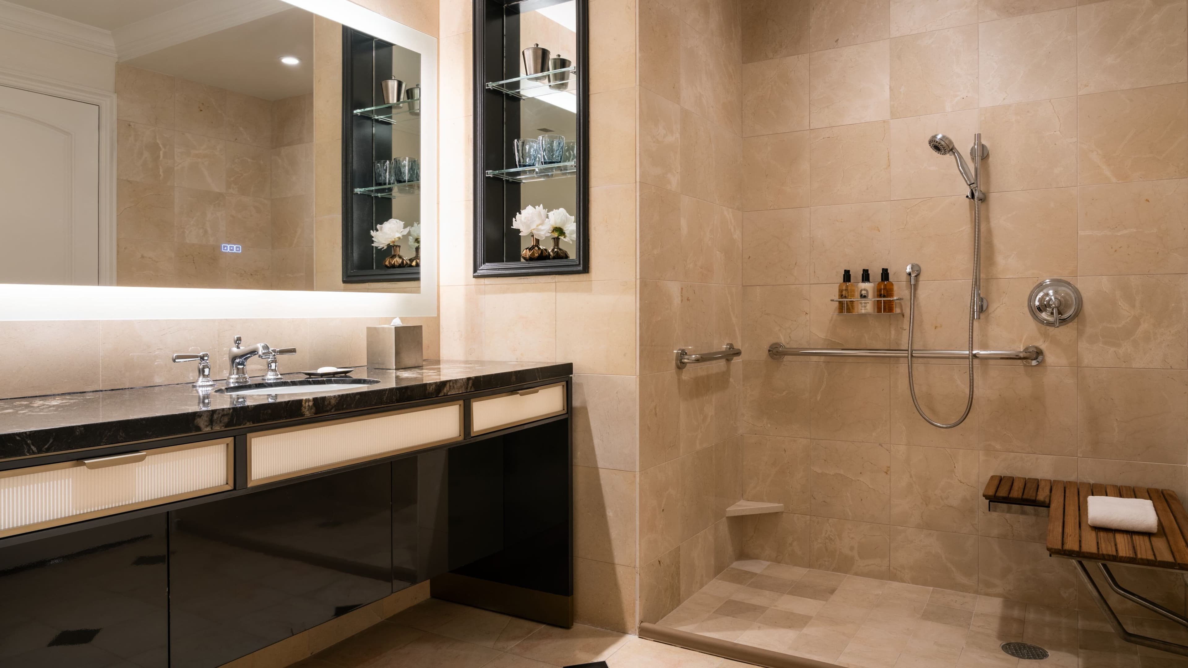 Deluxe Guest room - Image 4
