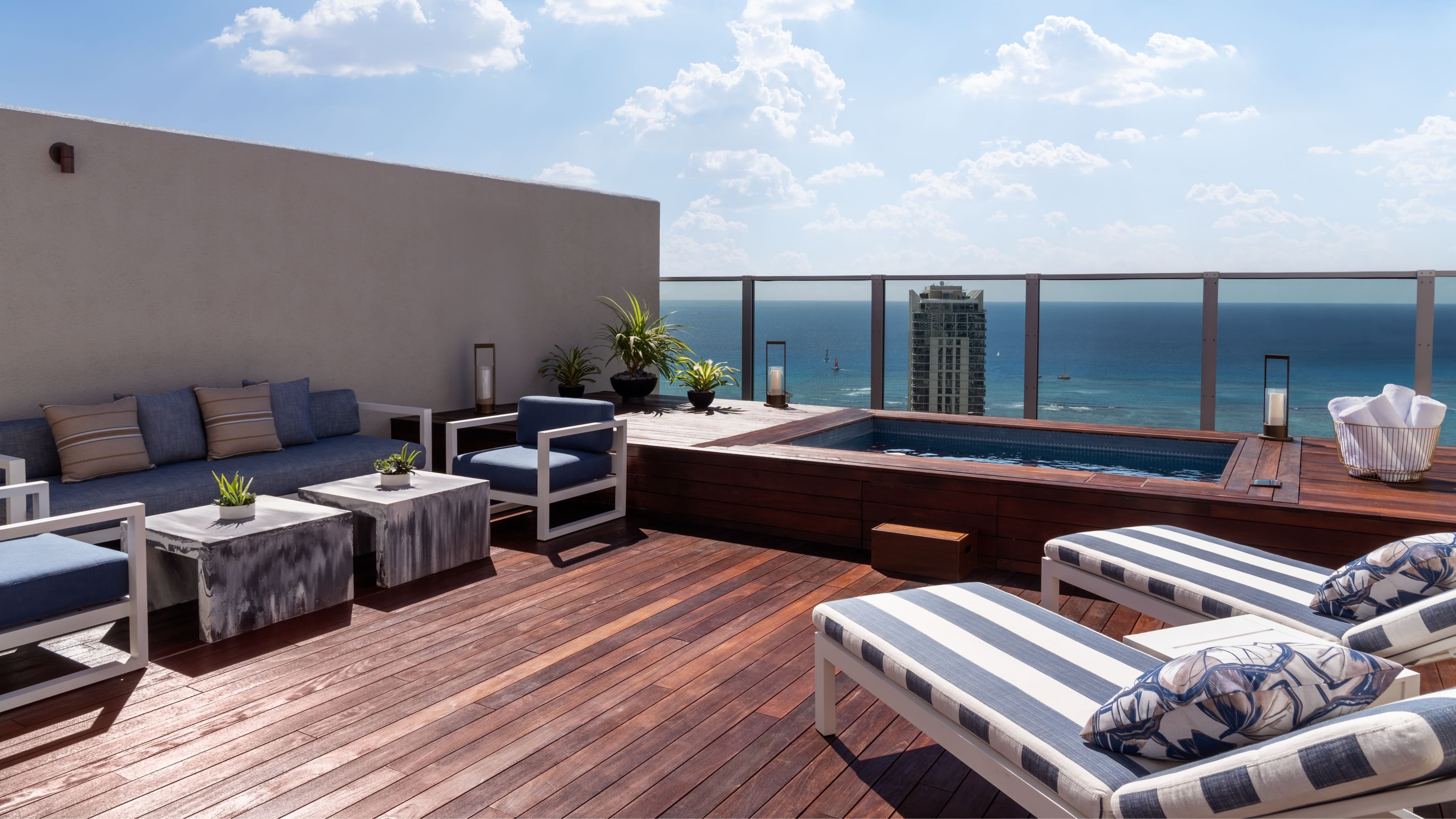 The Ritz-Carlton Residences, Waikiki Beach — 25
