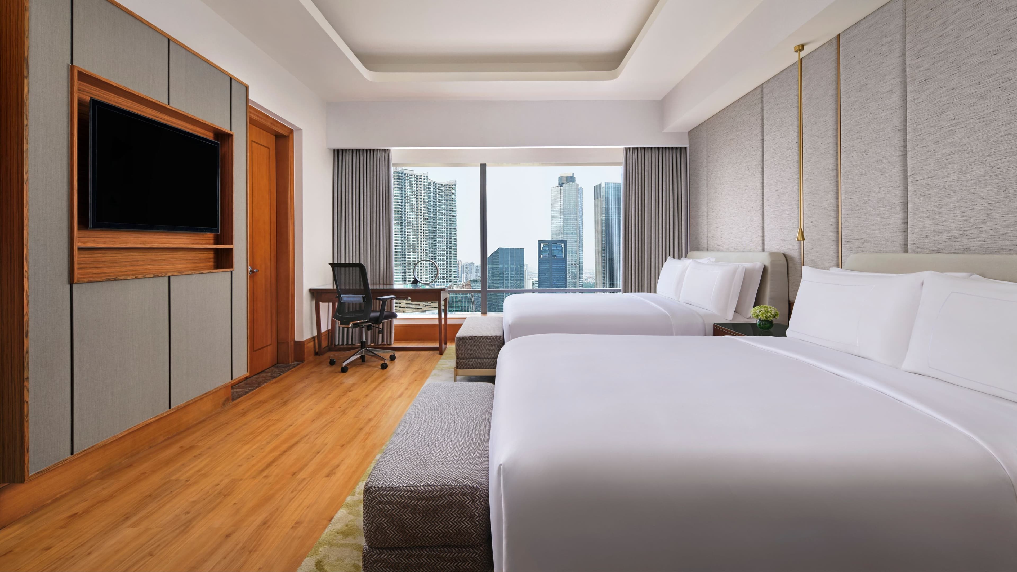 The Ritz-Carlton Jakarta, Mega Kuningan — 4
