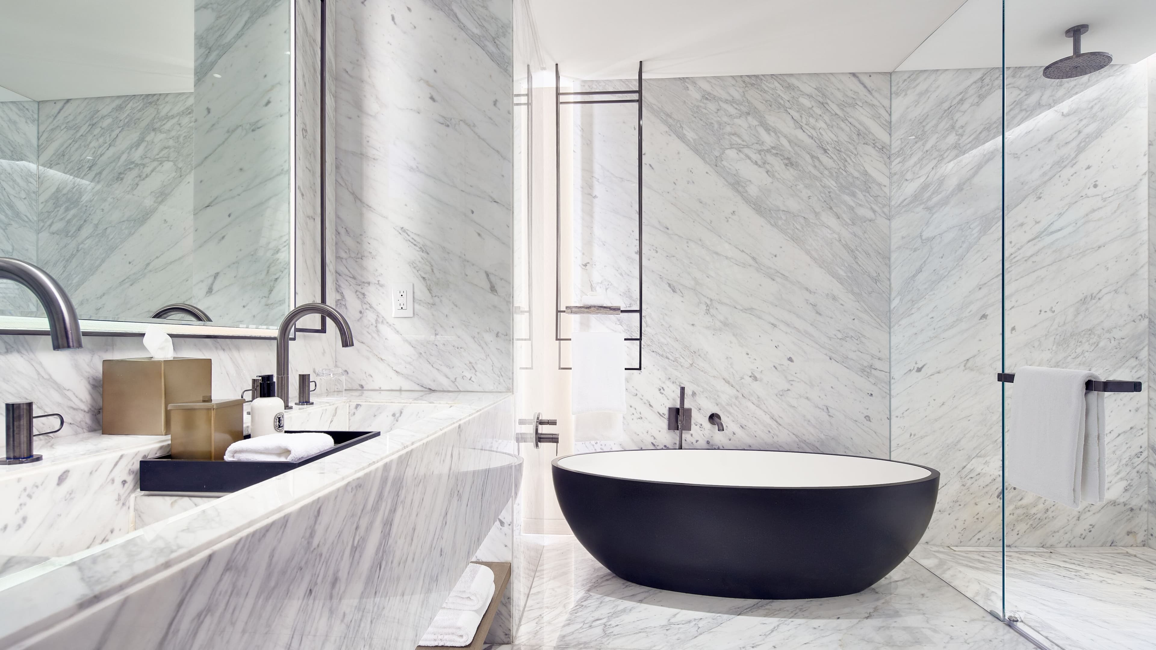 Deluxe Guest room - Image 4