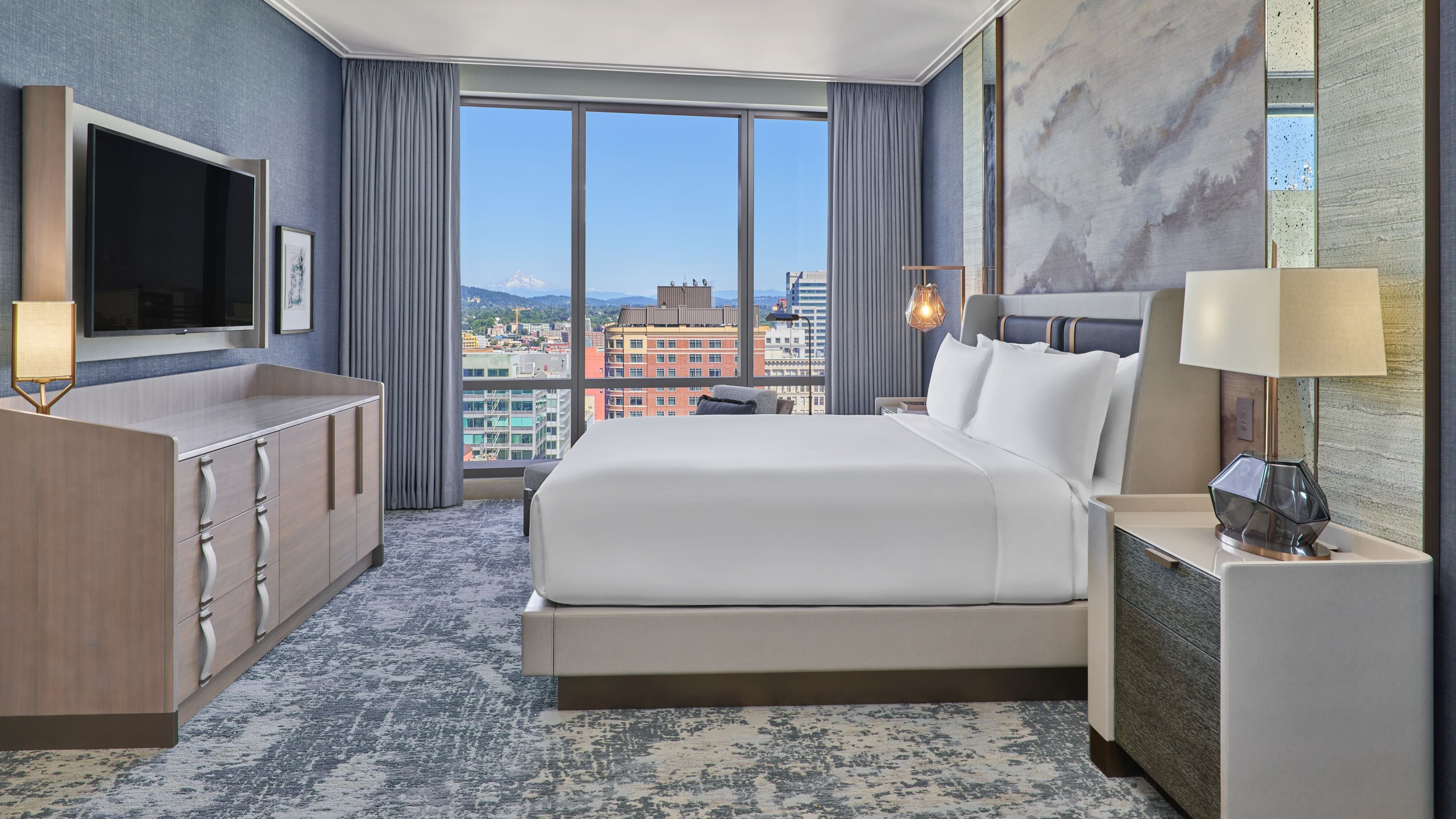 Grand Deluxe Club - Image 1