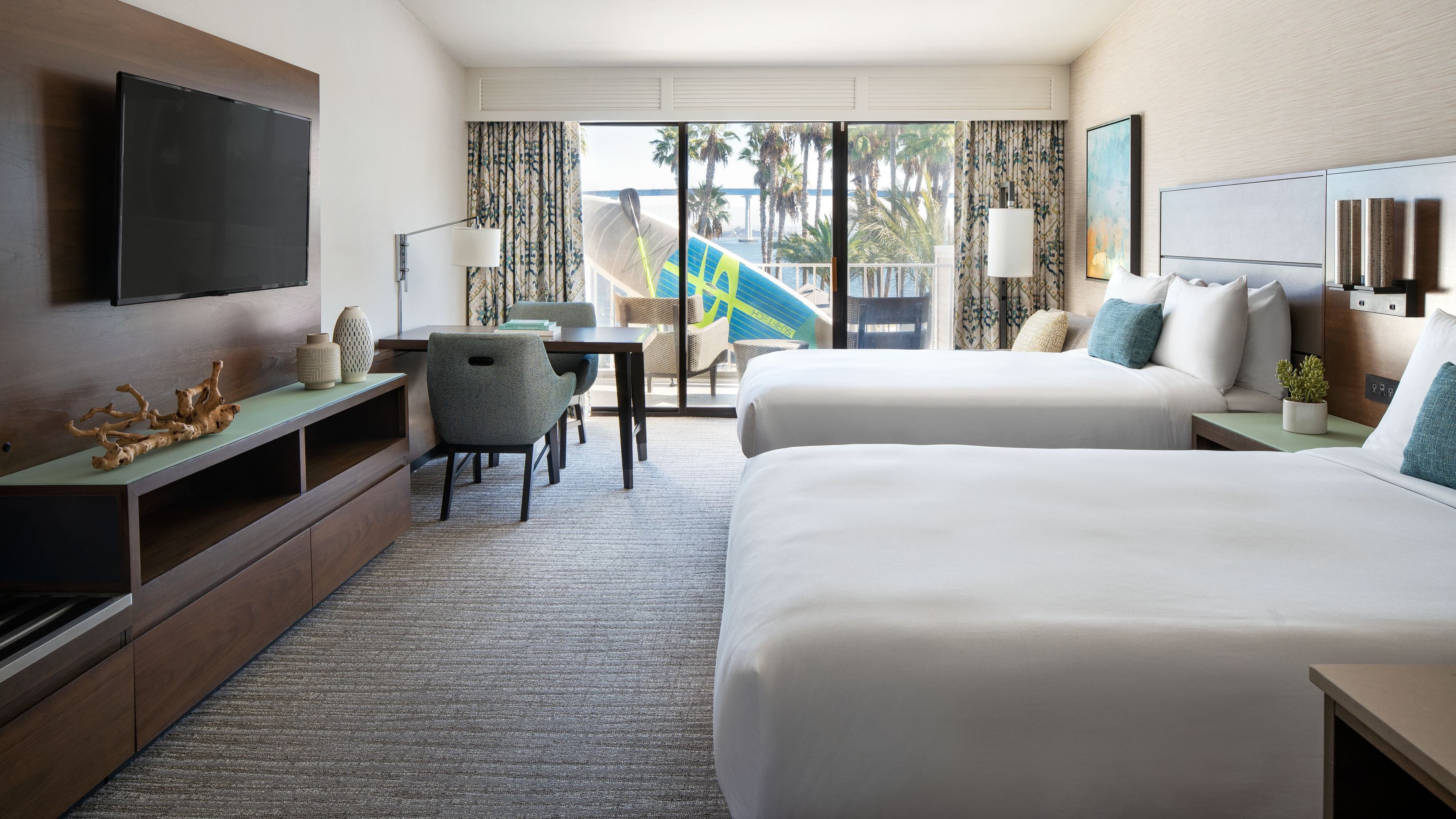 Coronado Island Marriott Resort & Spa - Image 2