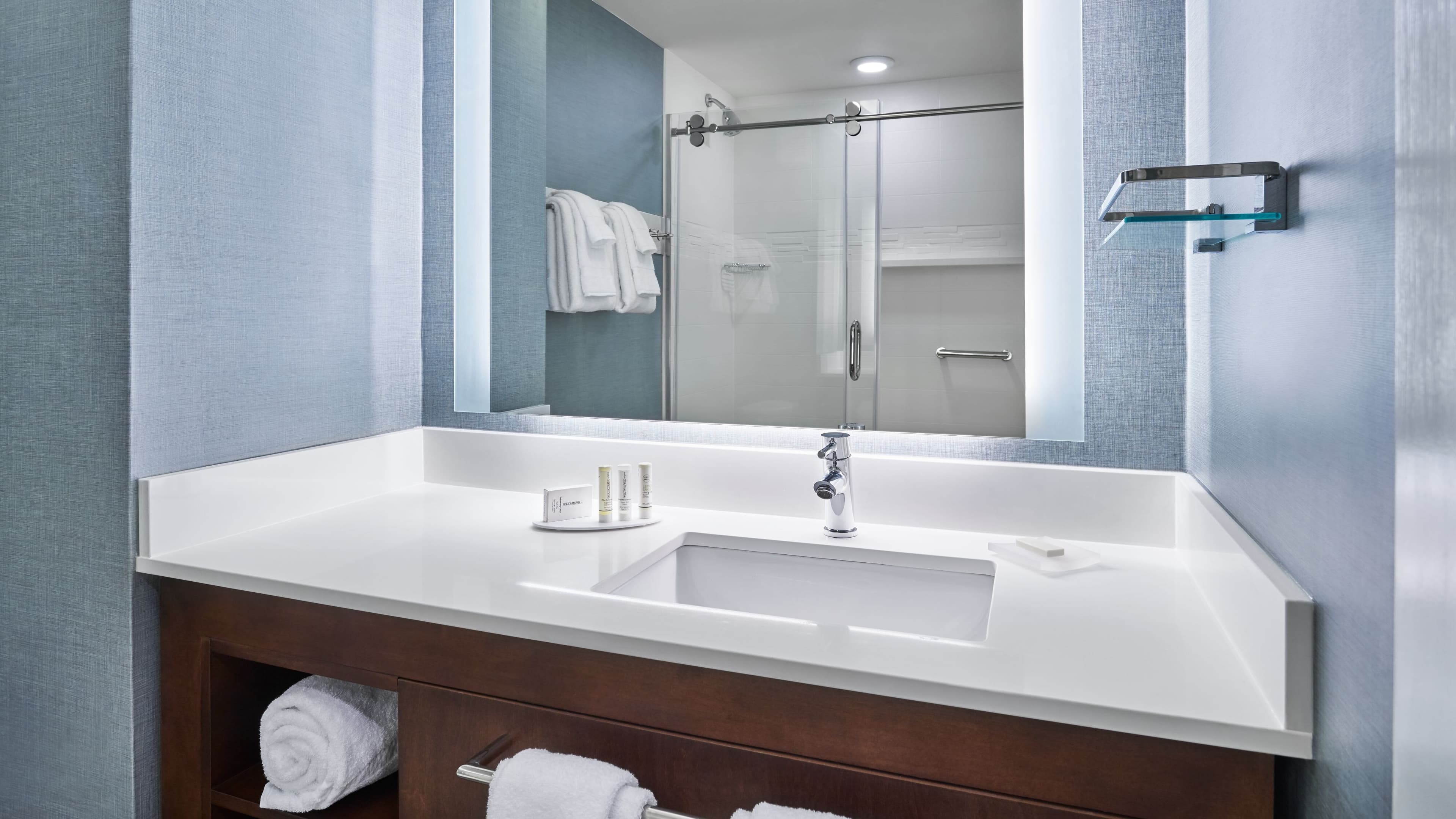 Queen Suite - Image 2
