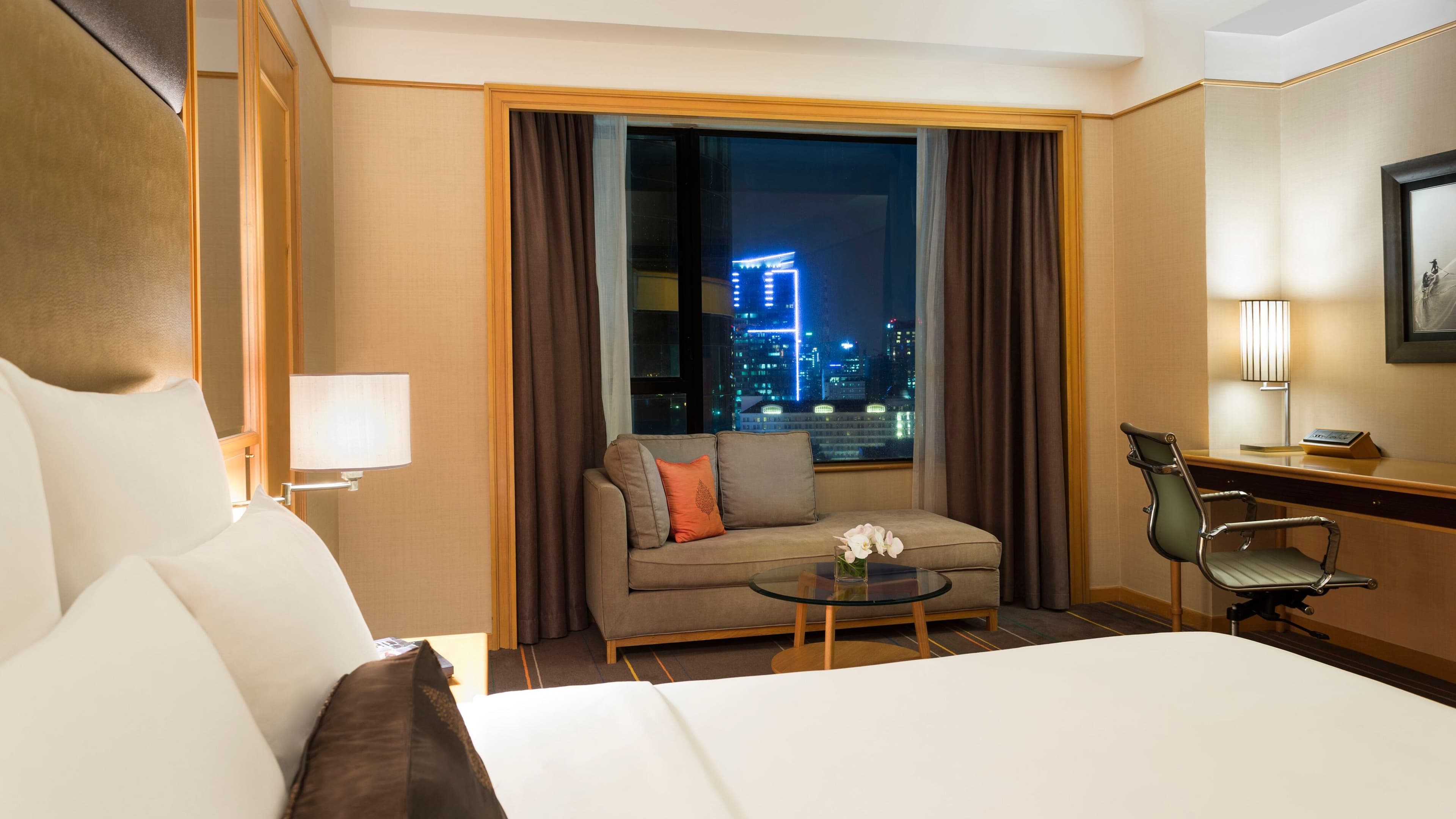 Renaissance Riverside Hotel Saigon — 44