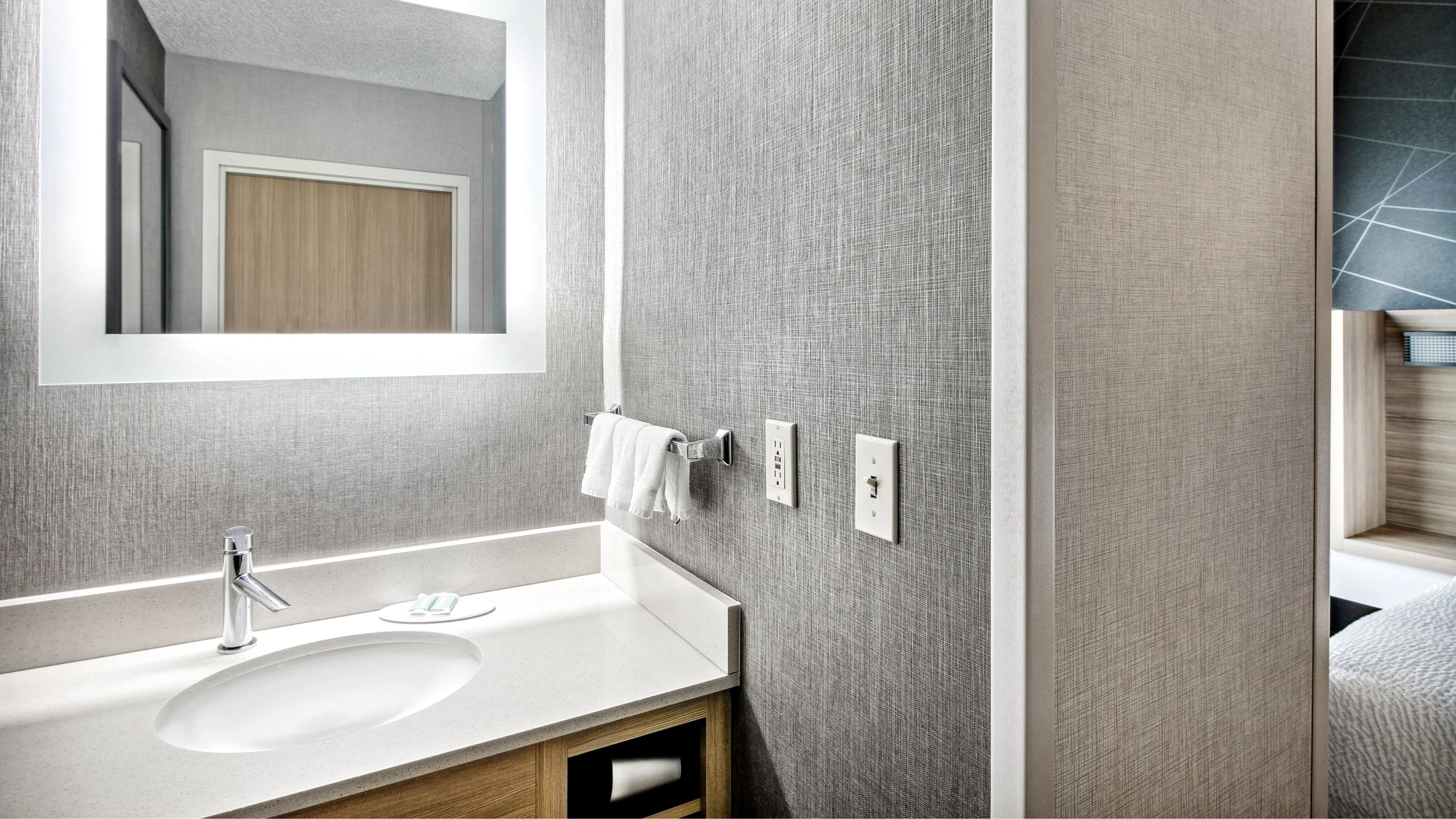 Suite - Image 12