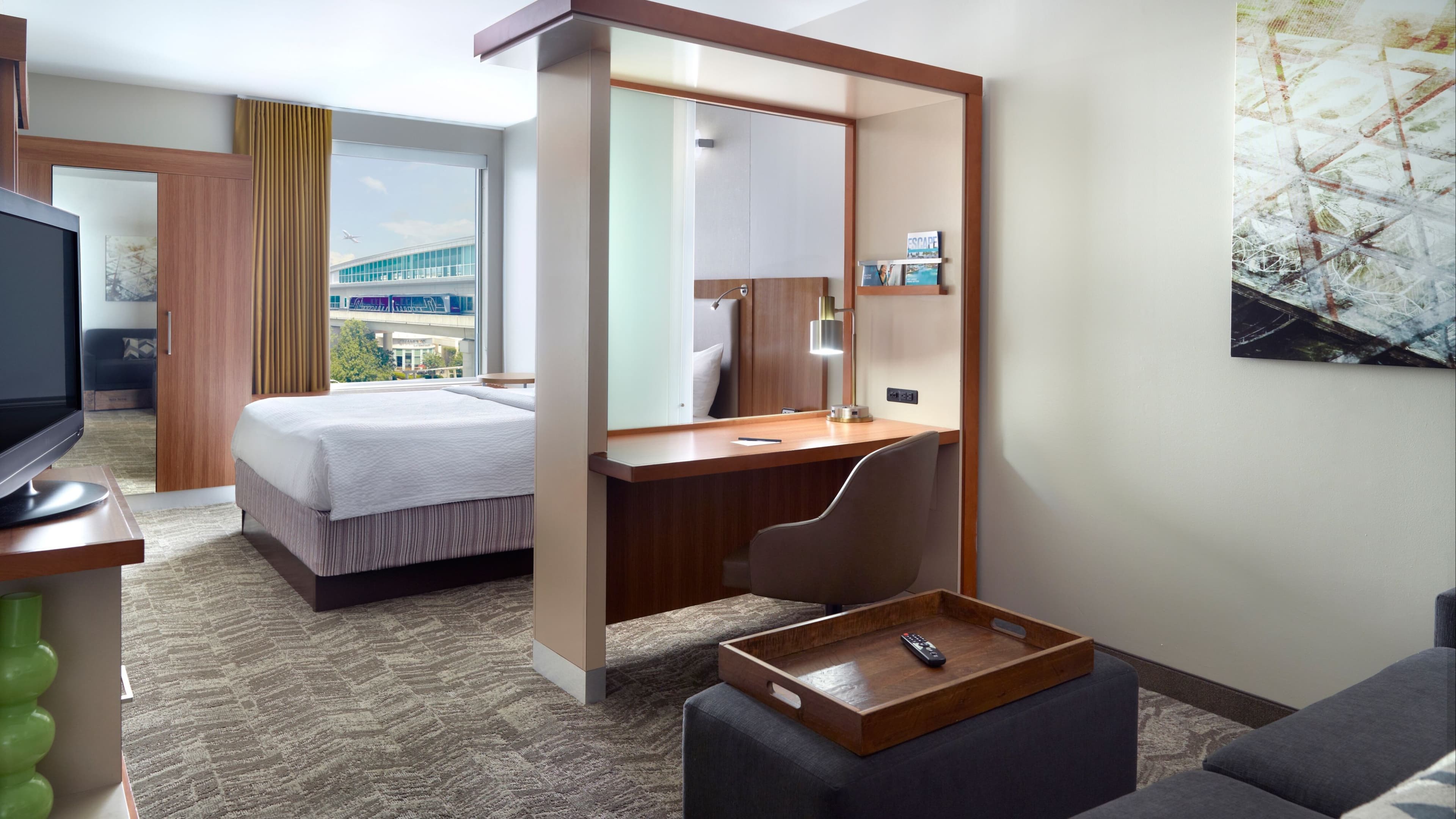Suite - Image 1