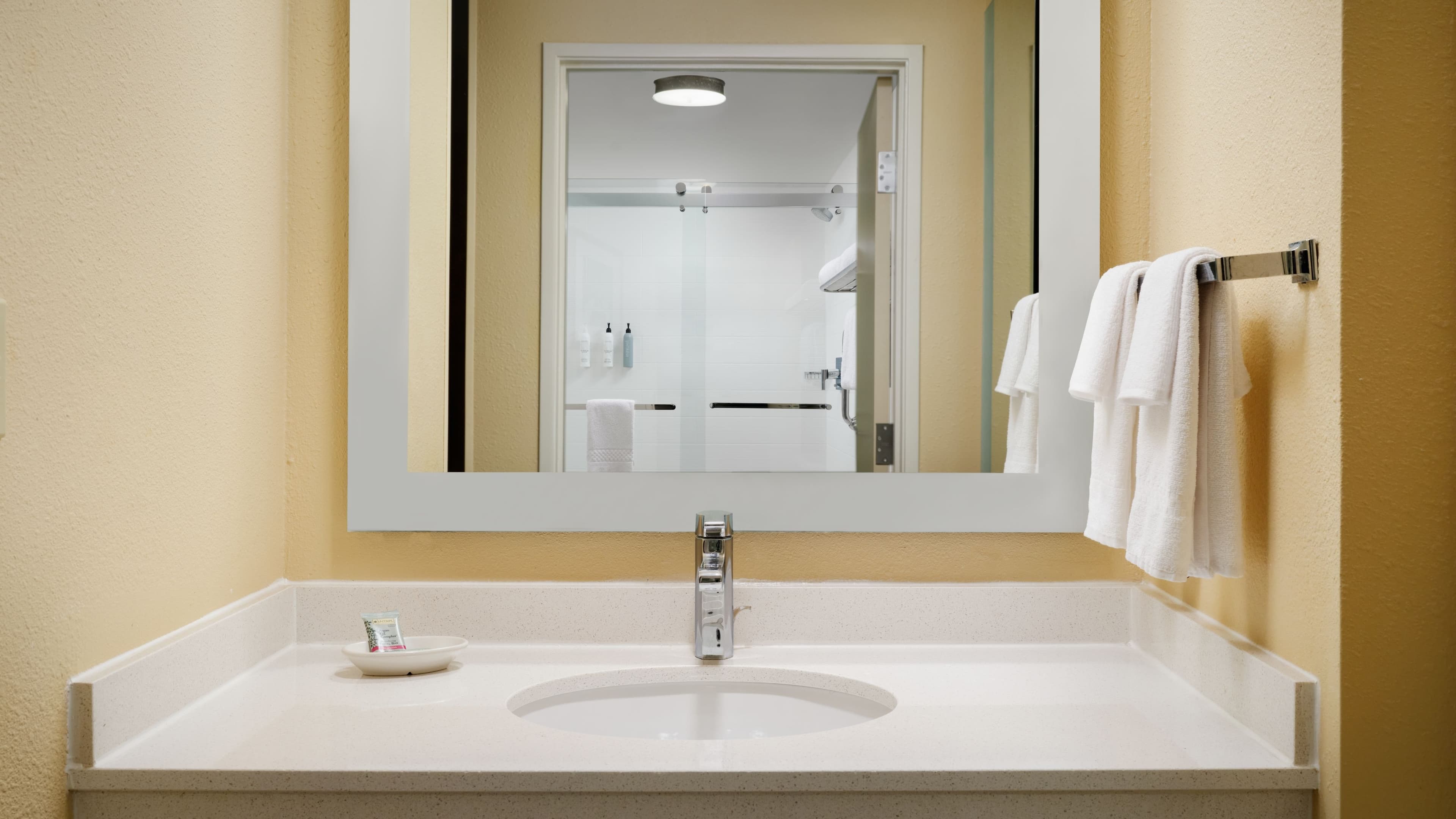 Suite - Image 6