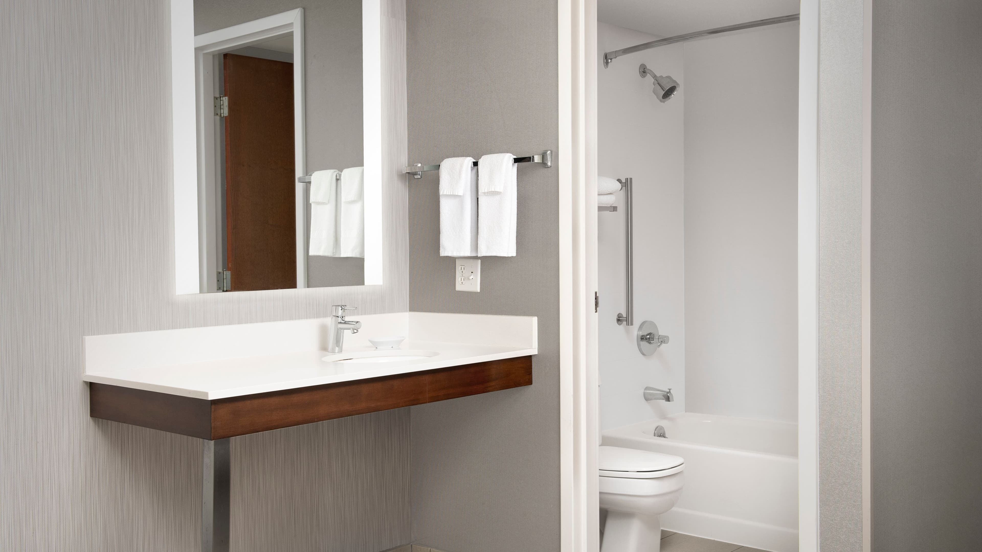 Holiday Inn Express Boise-University Area — 17