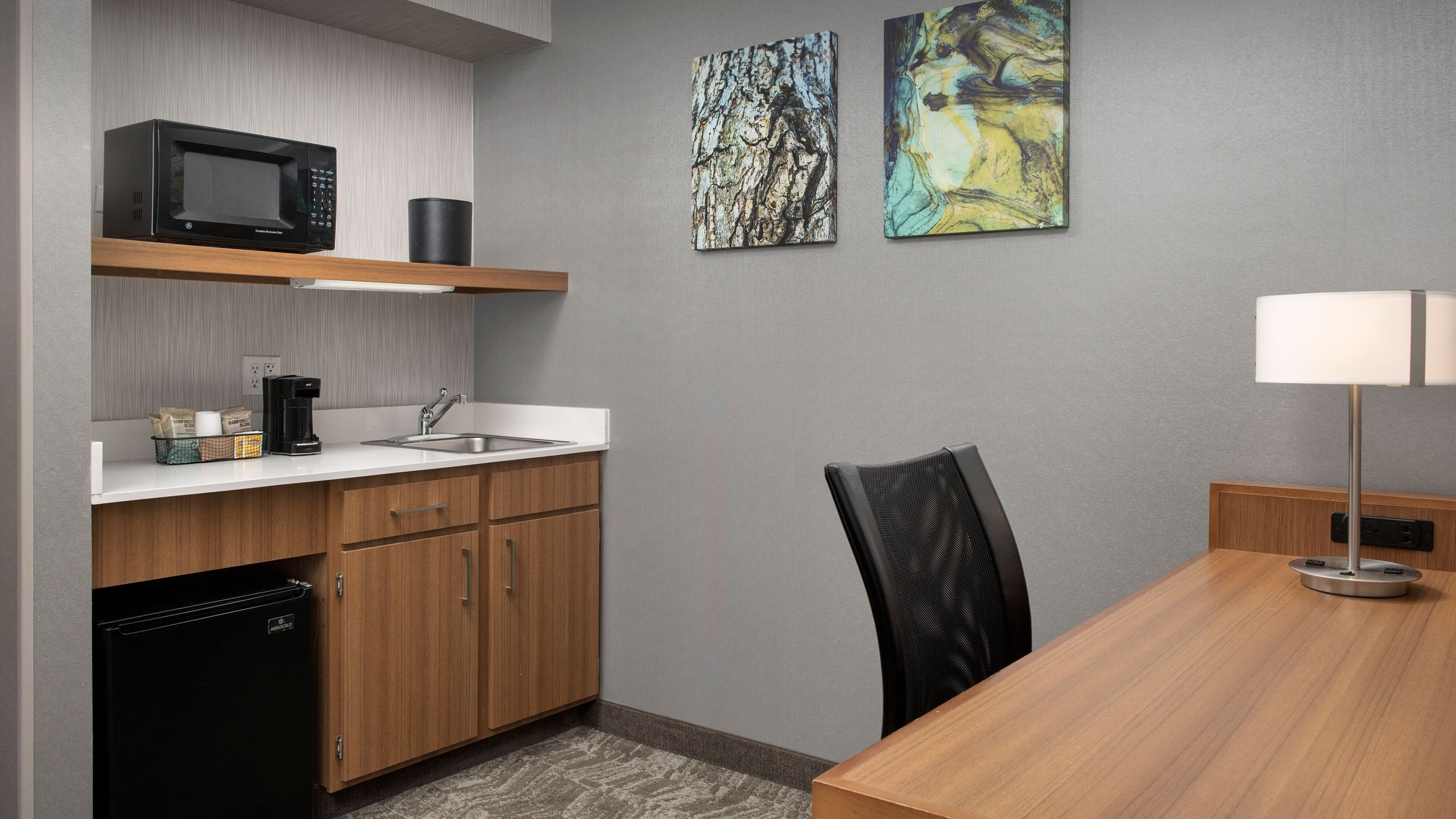 Suite - Image 1