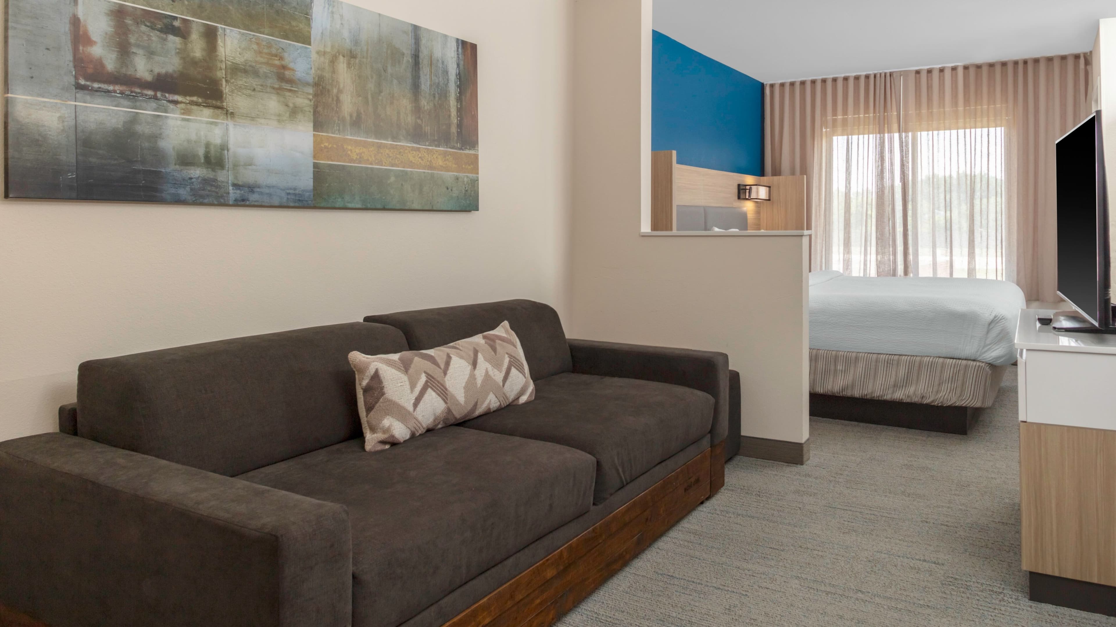 Suite - Image 1