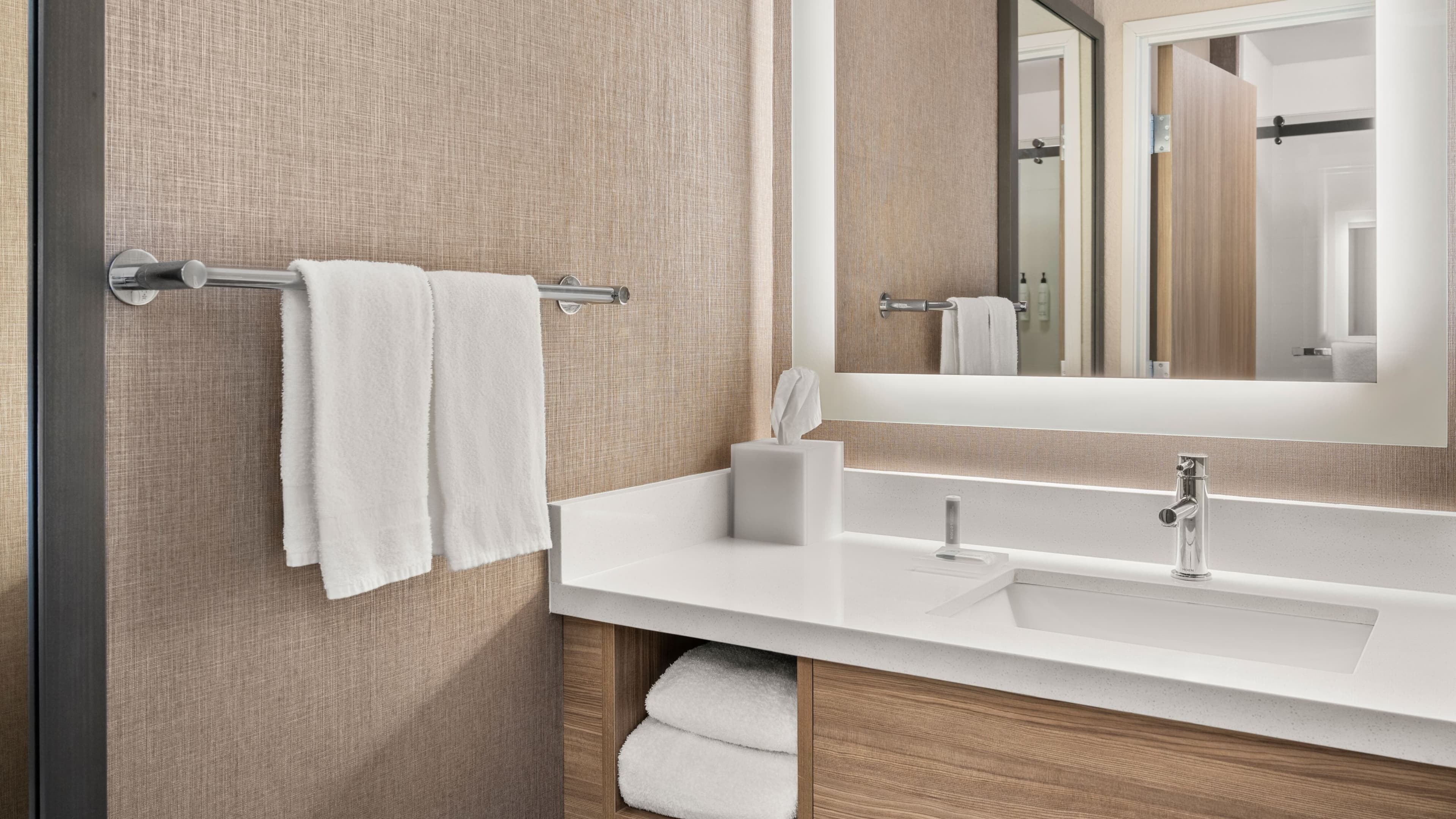 Suite - Image 6