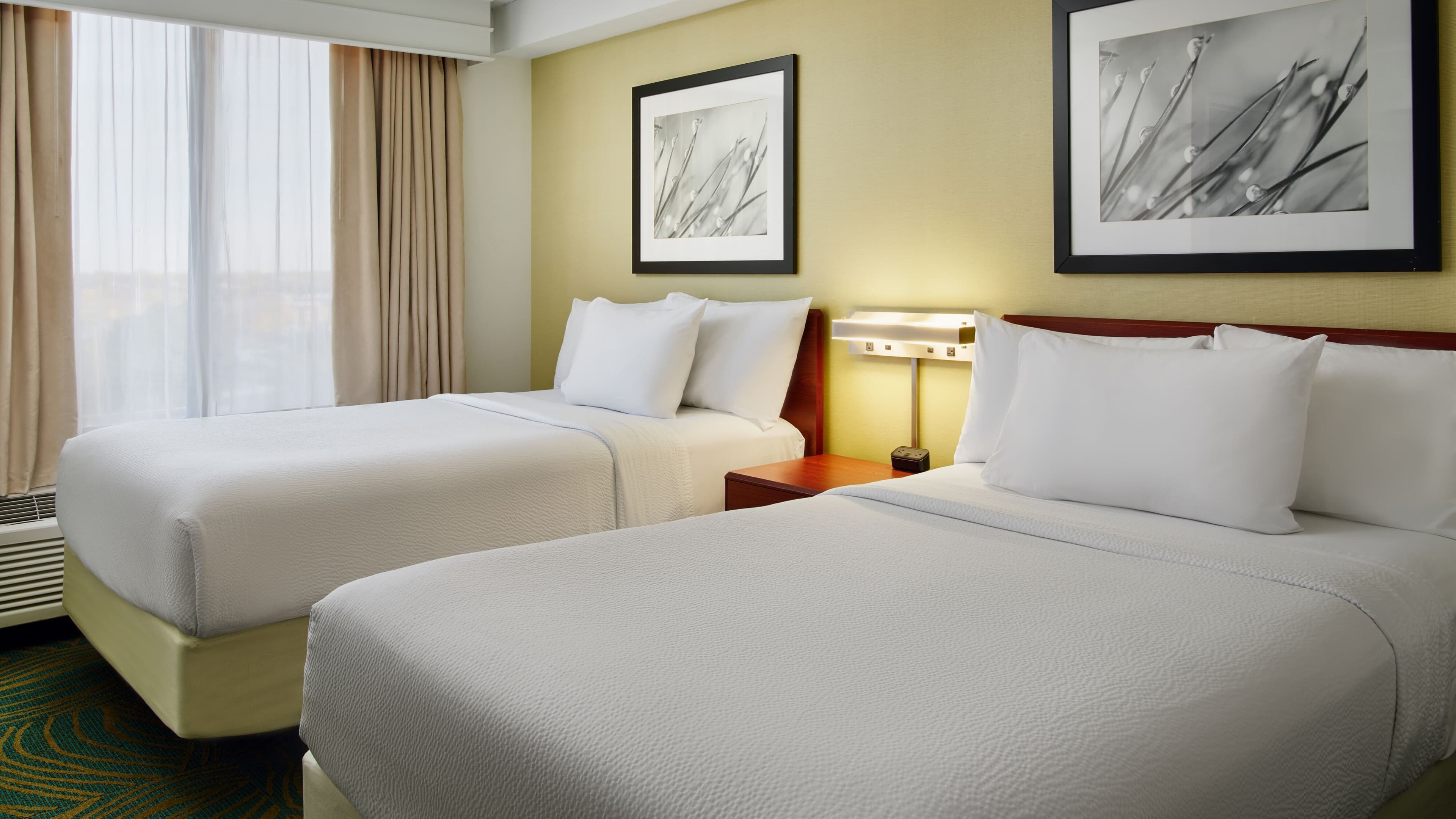 SpringHill Suites Chicago Elmhurst/Oakbrook Area - Image 3