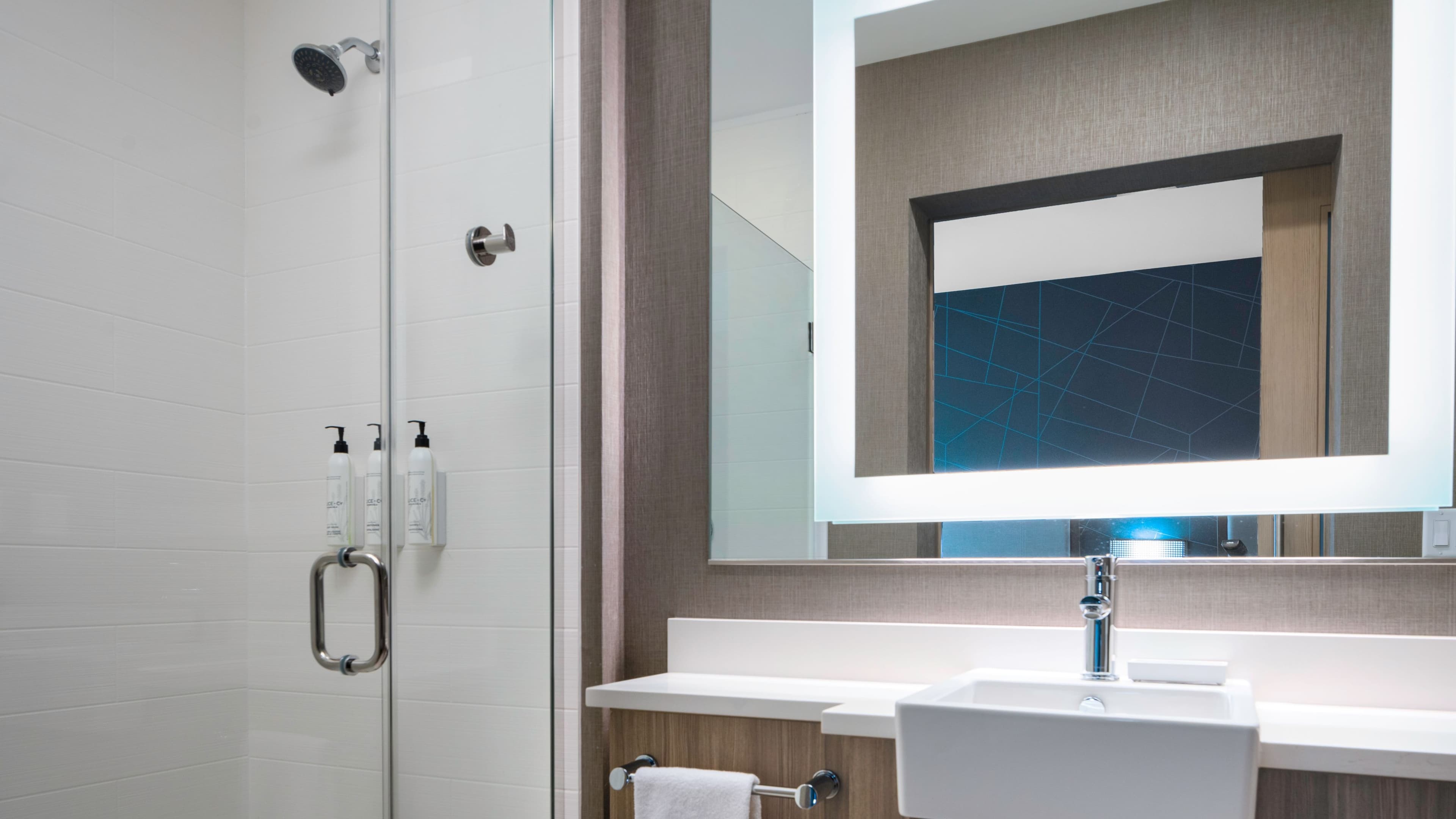 Suite - Image 2