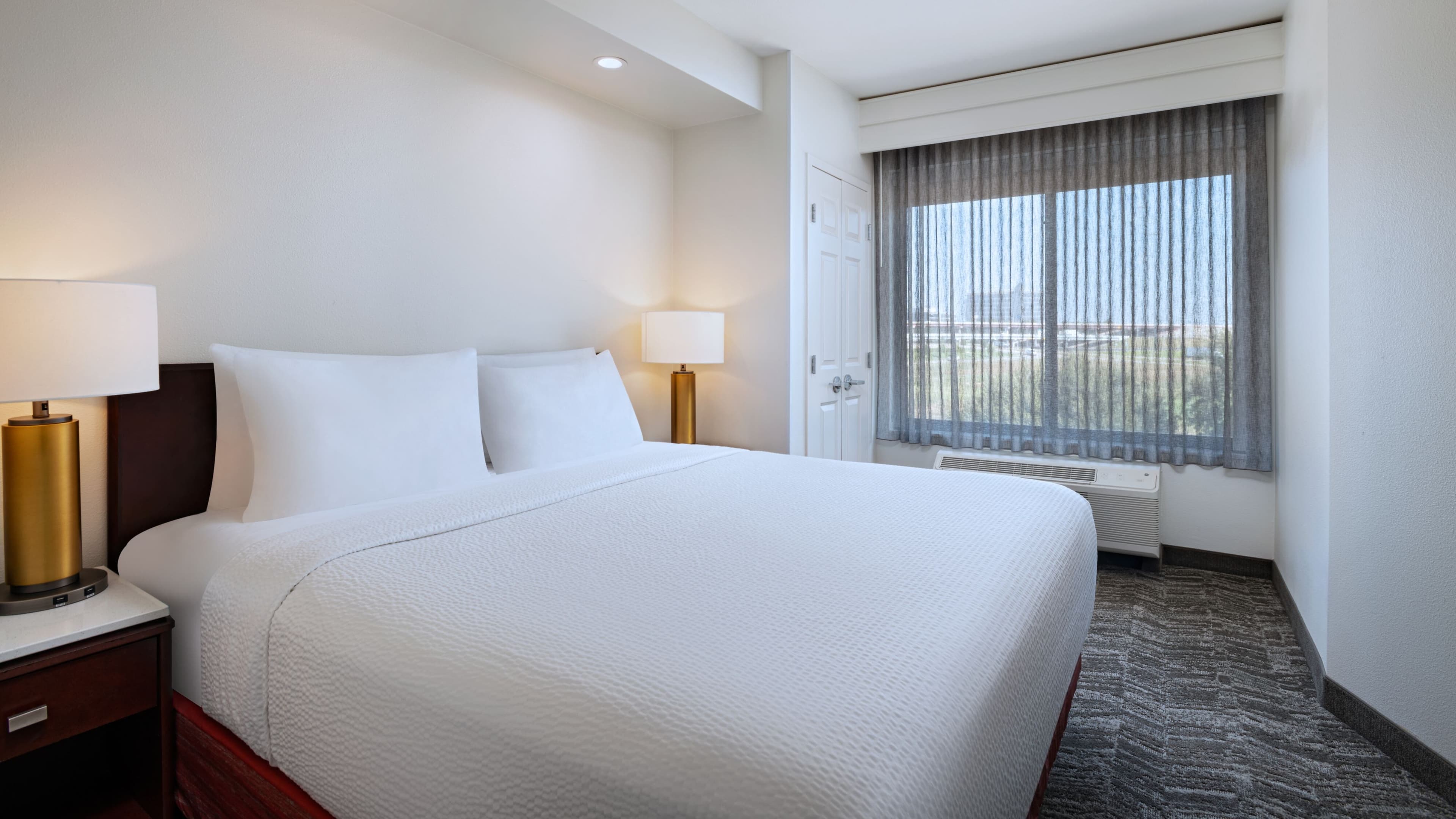 SpringHill Suites Dallas DFW Airport East/Las Colinas Irving - Image 5