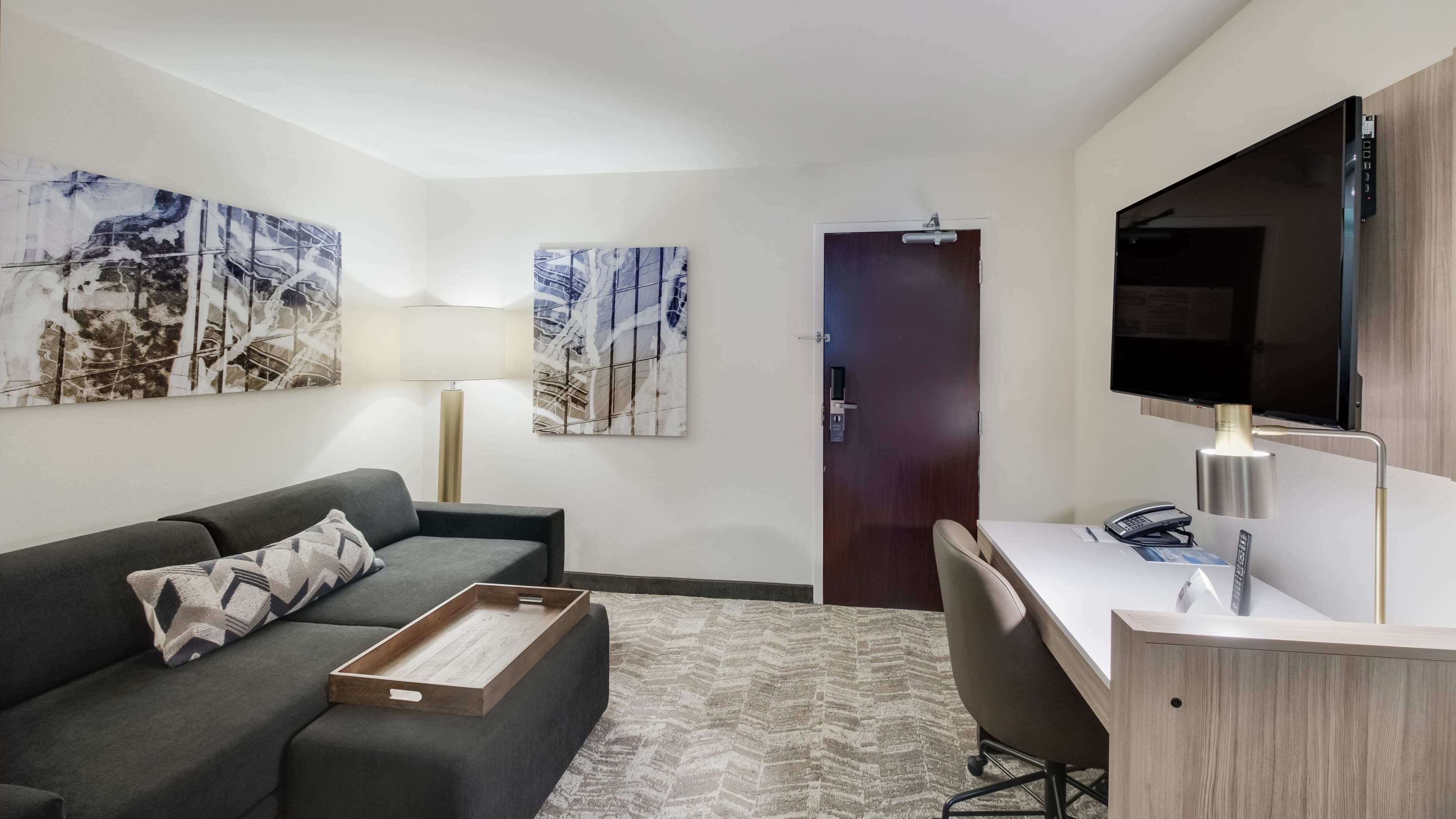 Suite - Image 1