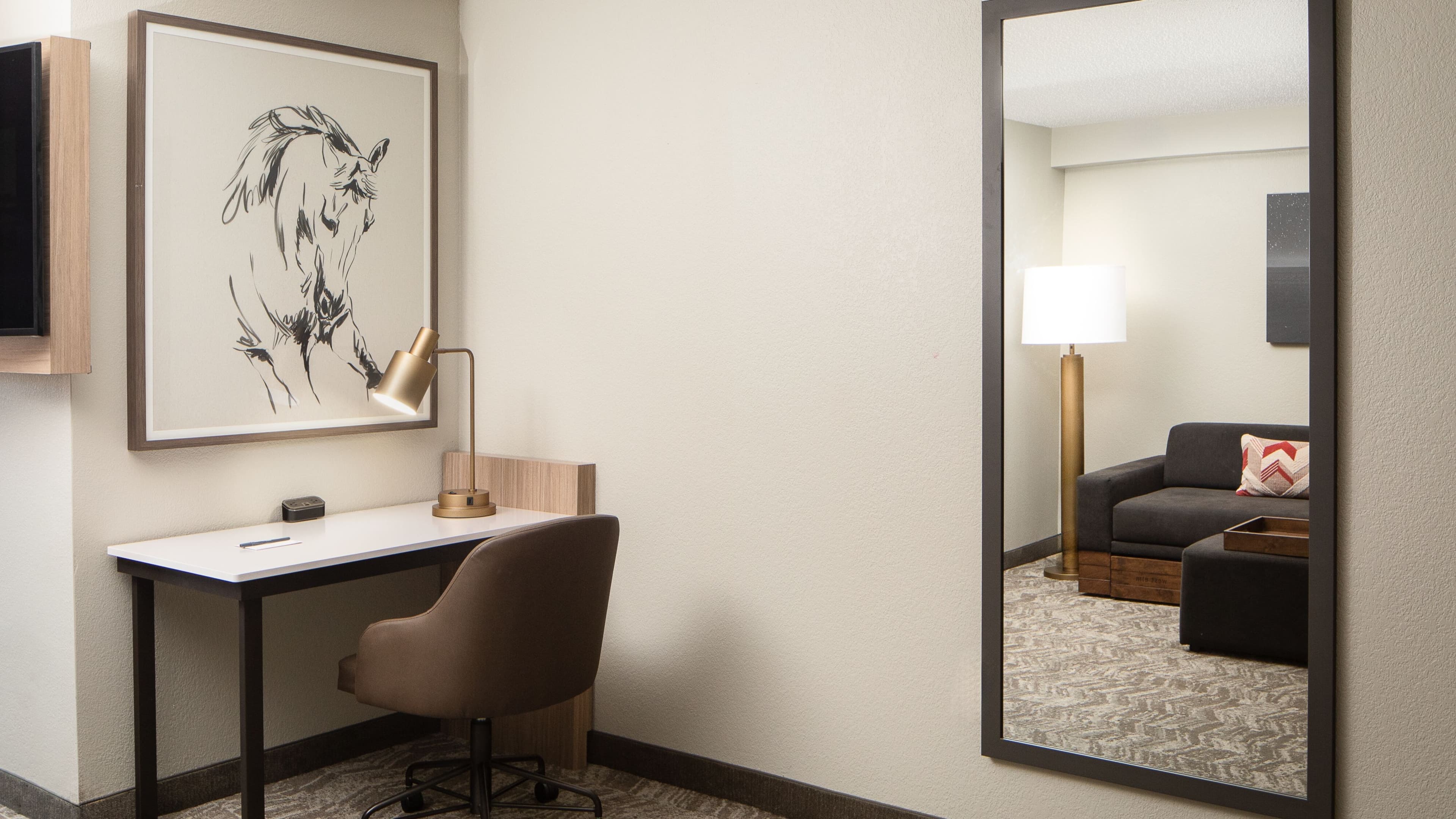 Suite - Image 6