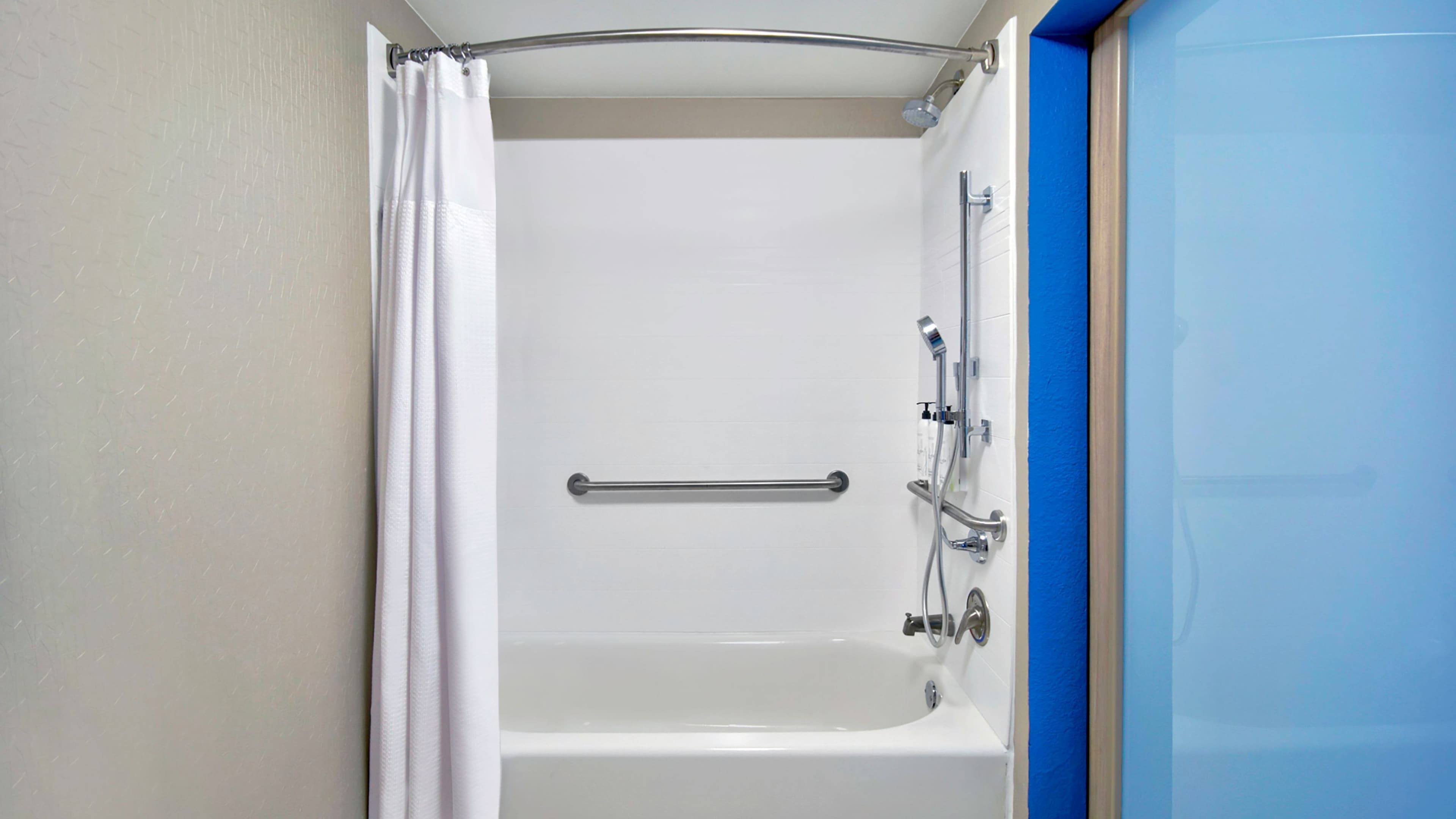 SpringHill Suites Erie — 11