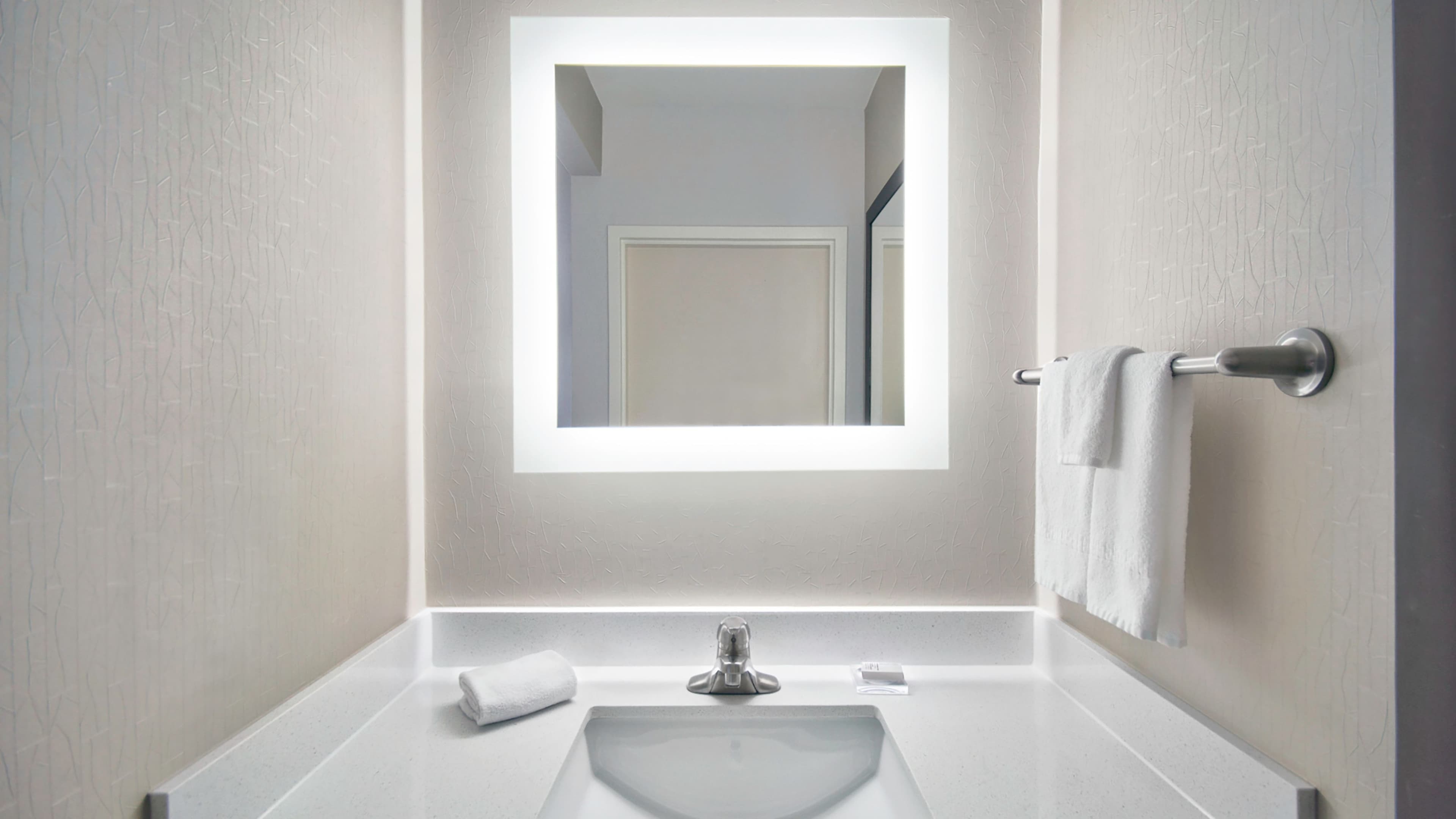 SpringHill Suites Erie — 10