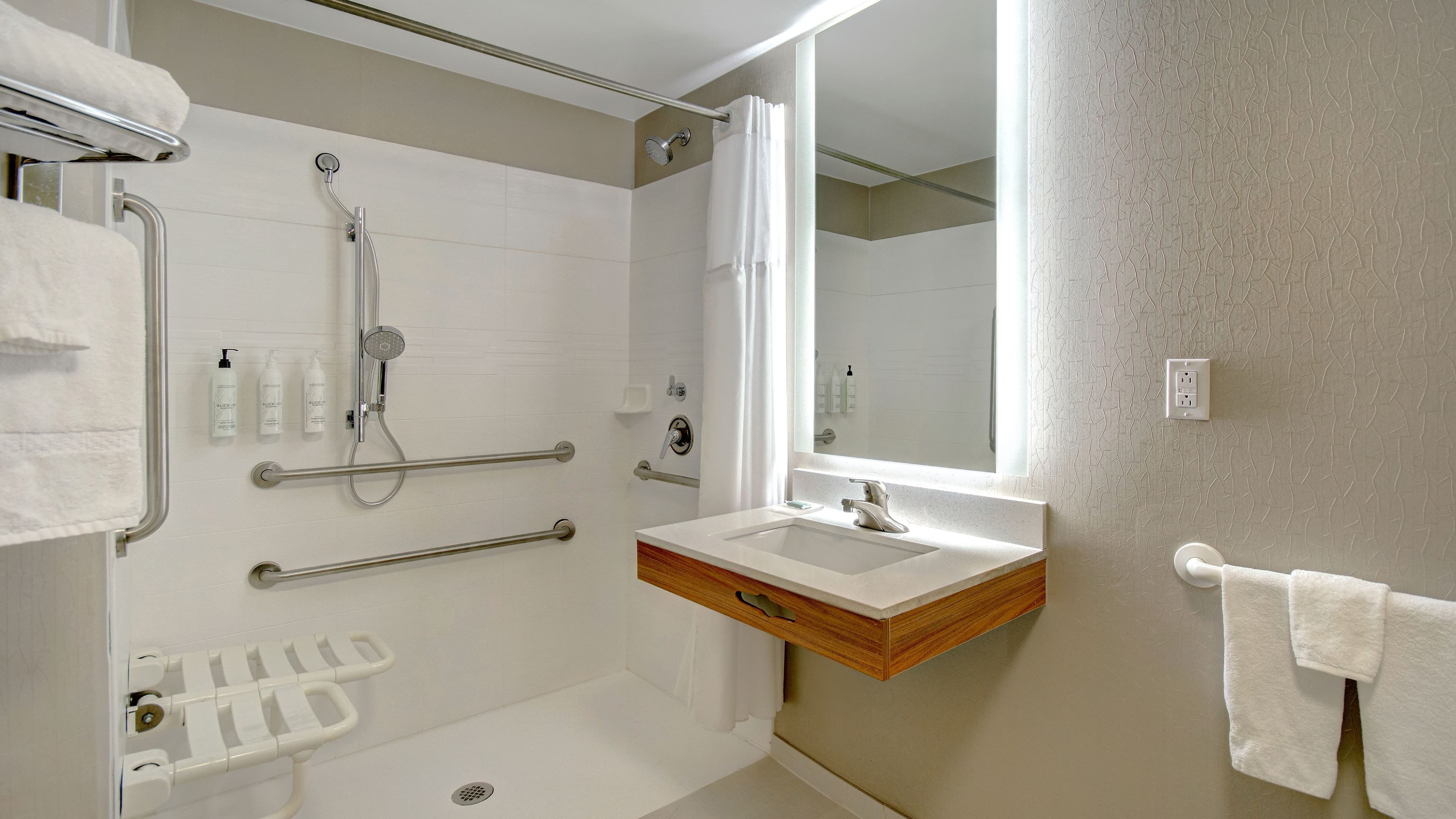 SpringHill Suites Erie — 12