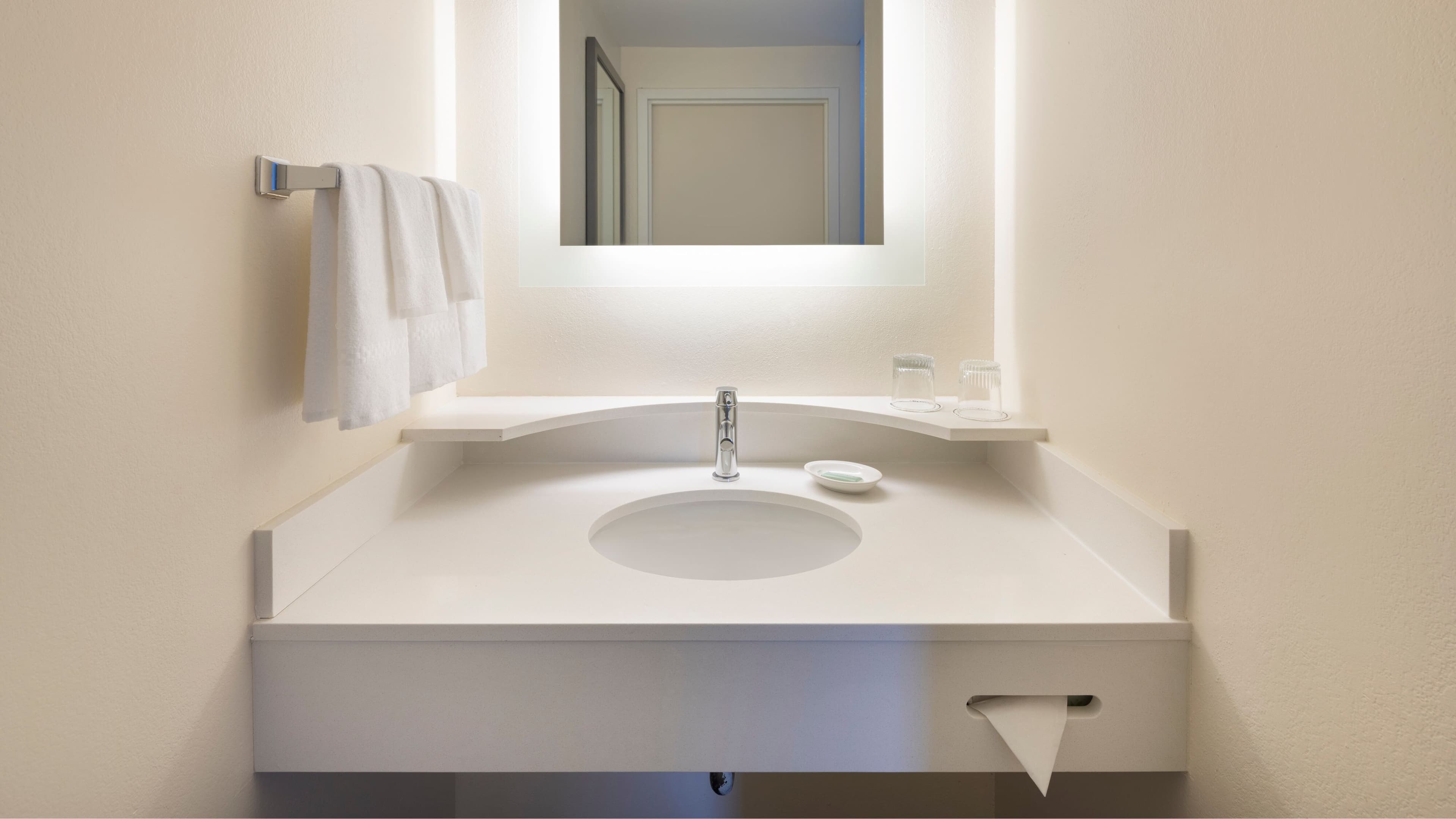 SpringHill Suites Newark Liberty International Airport — 10
