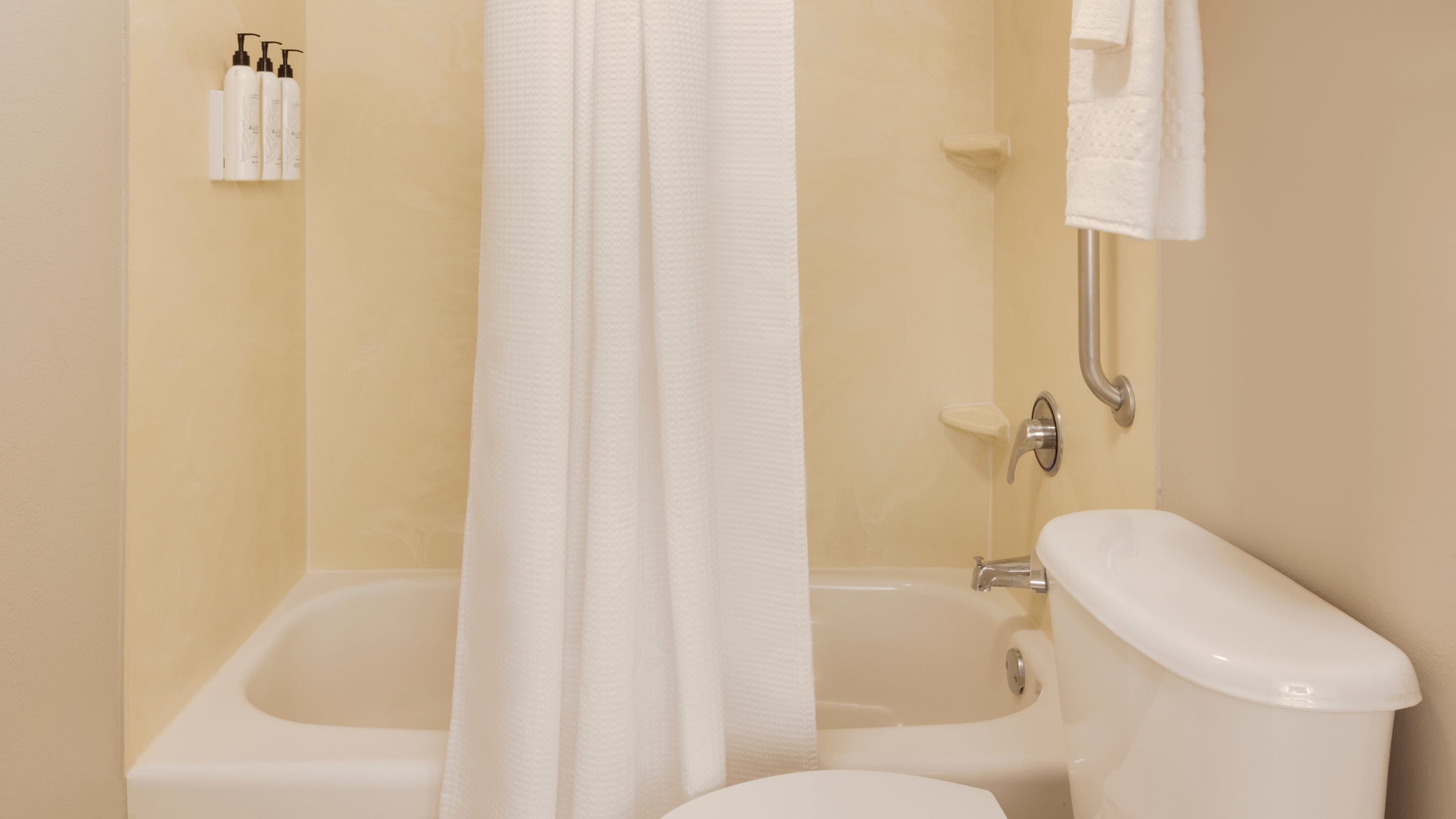 SpringHill Suites Newark Liberty International Airport — 7