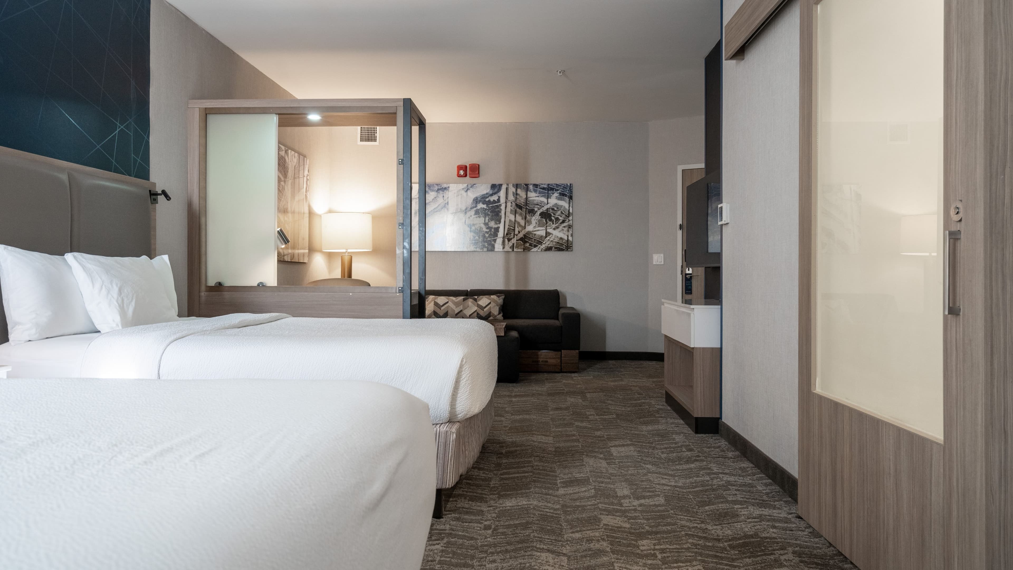 SpringHill Suites Woodbridge — 6