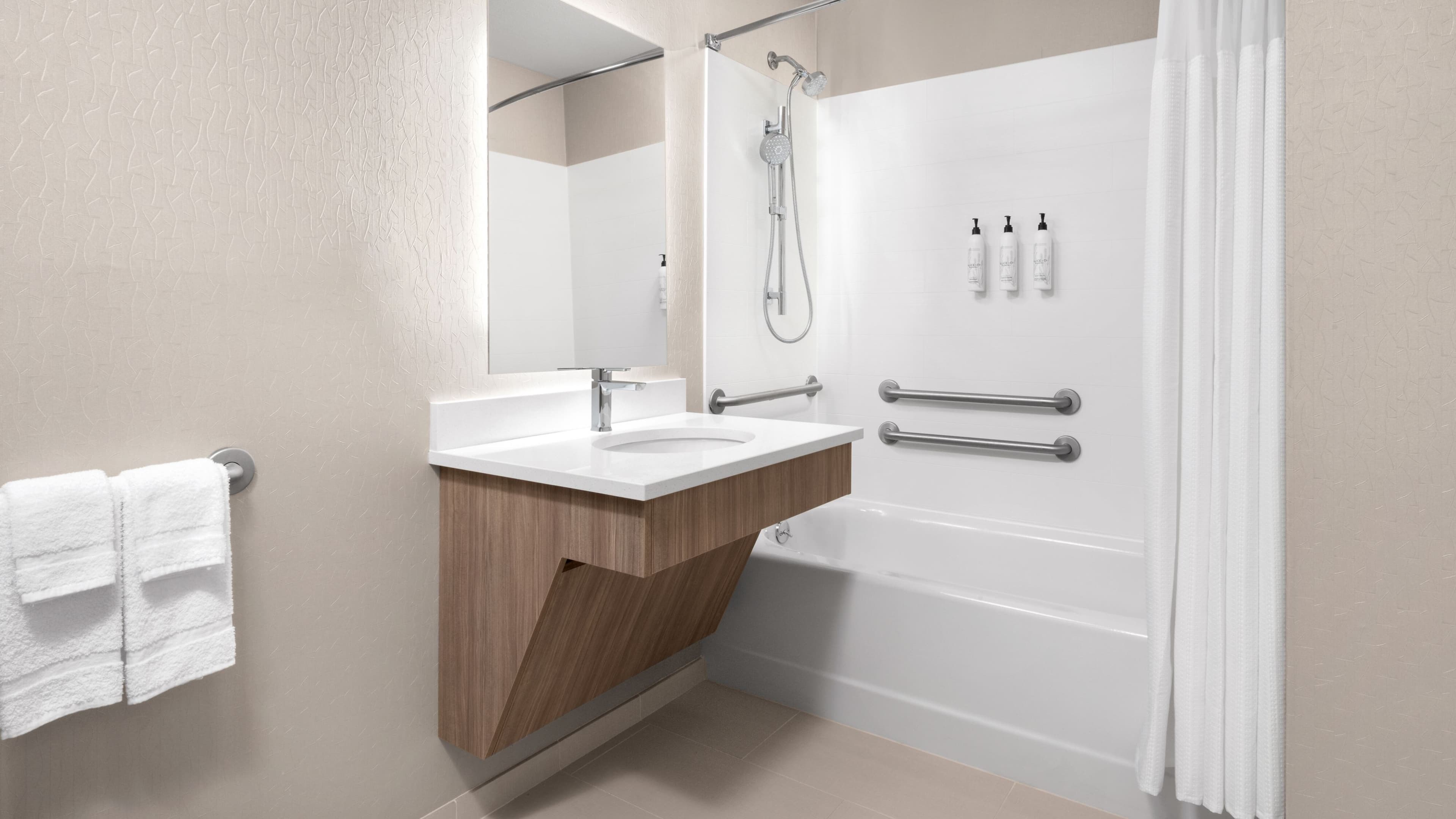 Suite - Image 9