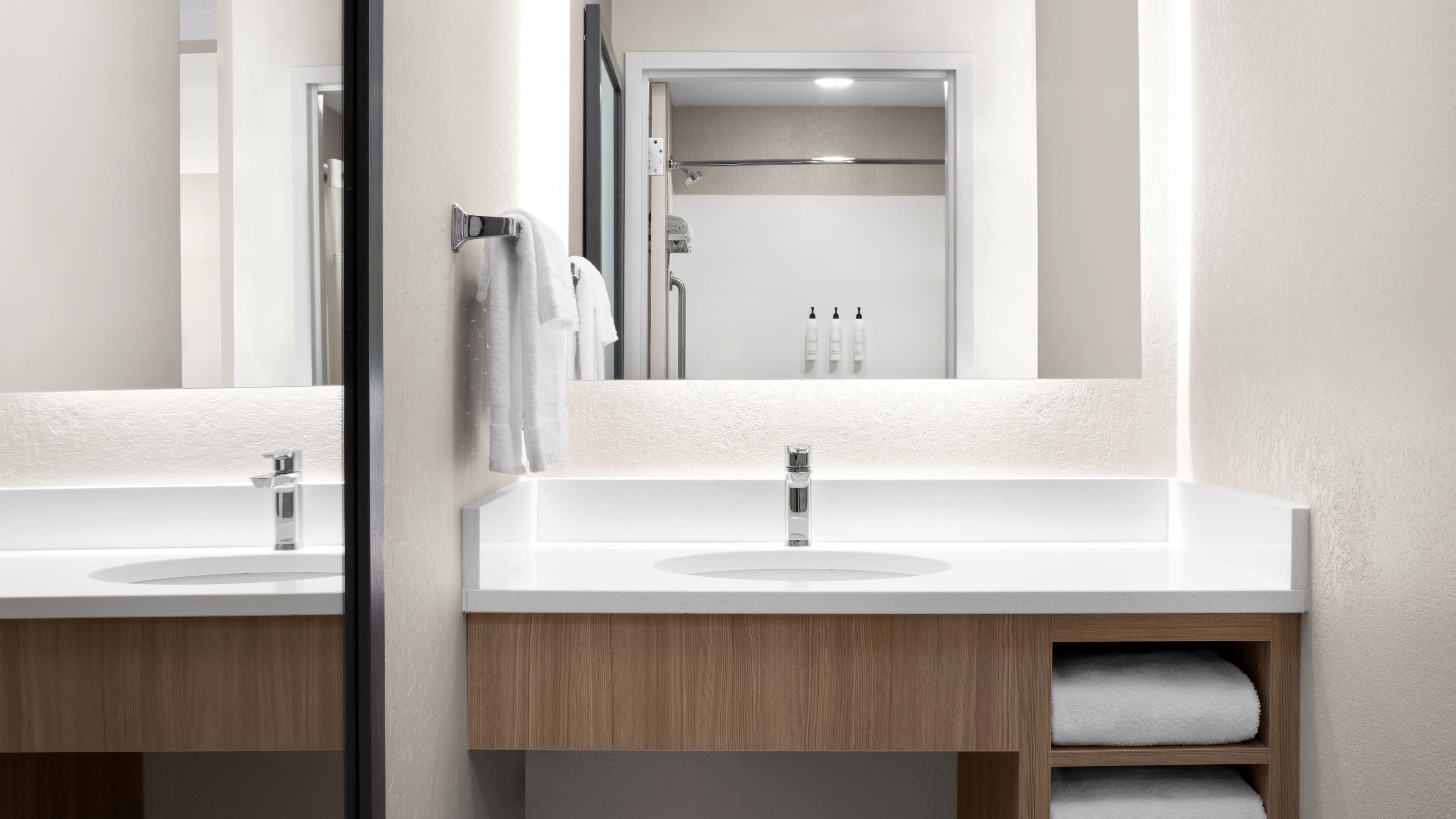 Suite - Image 6