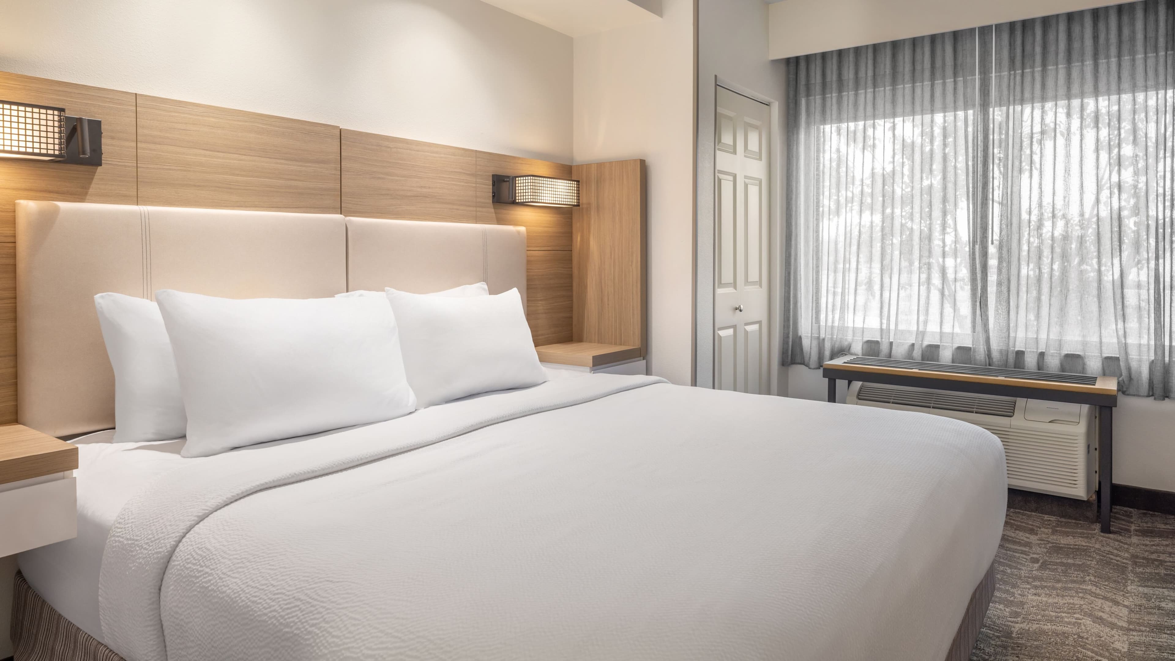 SpringHill Suites Fresno — 17