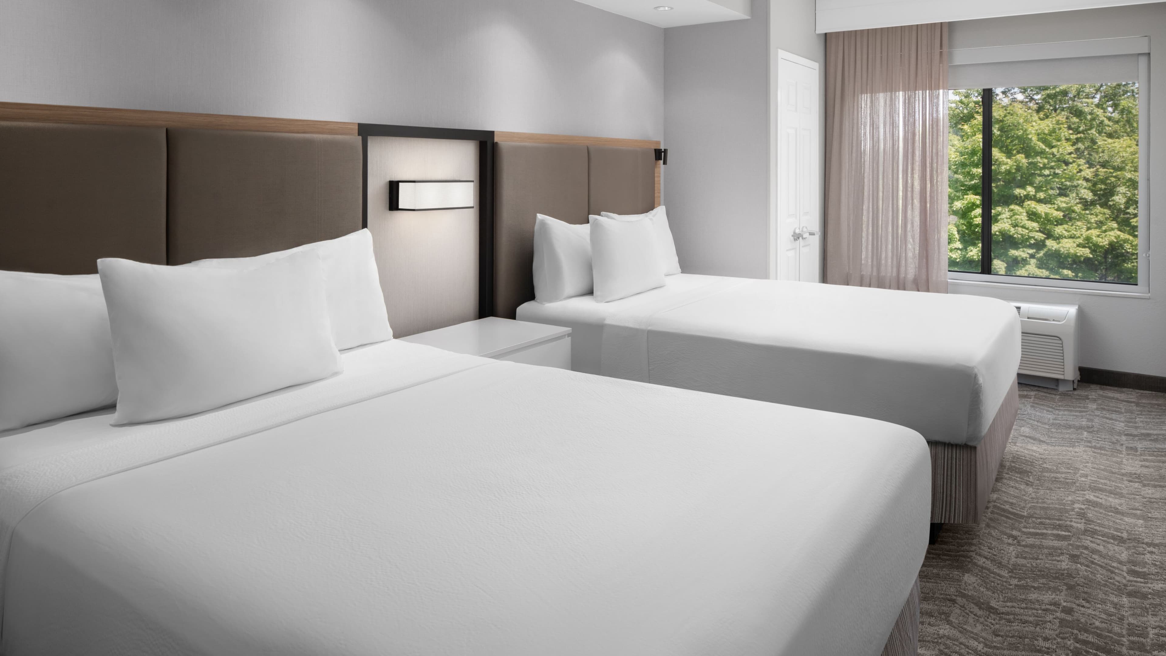 Holiday Inn Express & Suites Grand Rapids Airport - South — 31